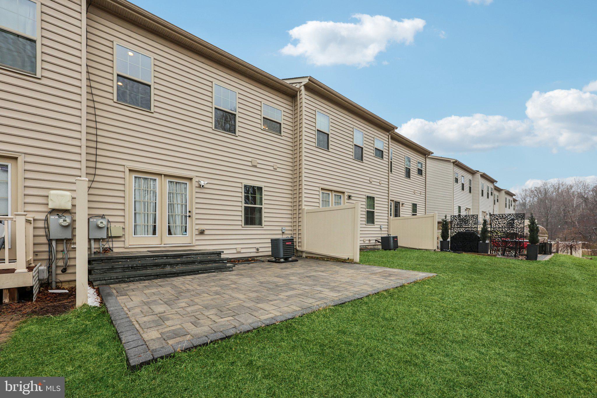 1605 REGENT MANOR COURT