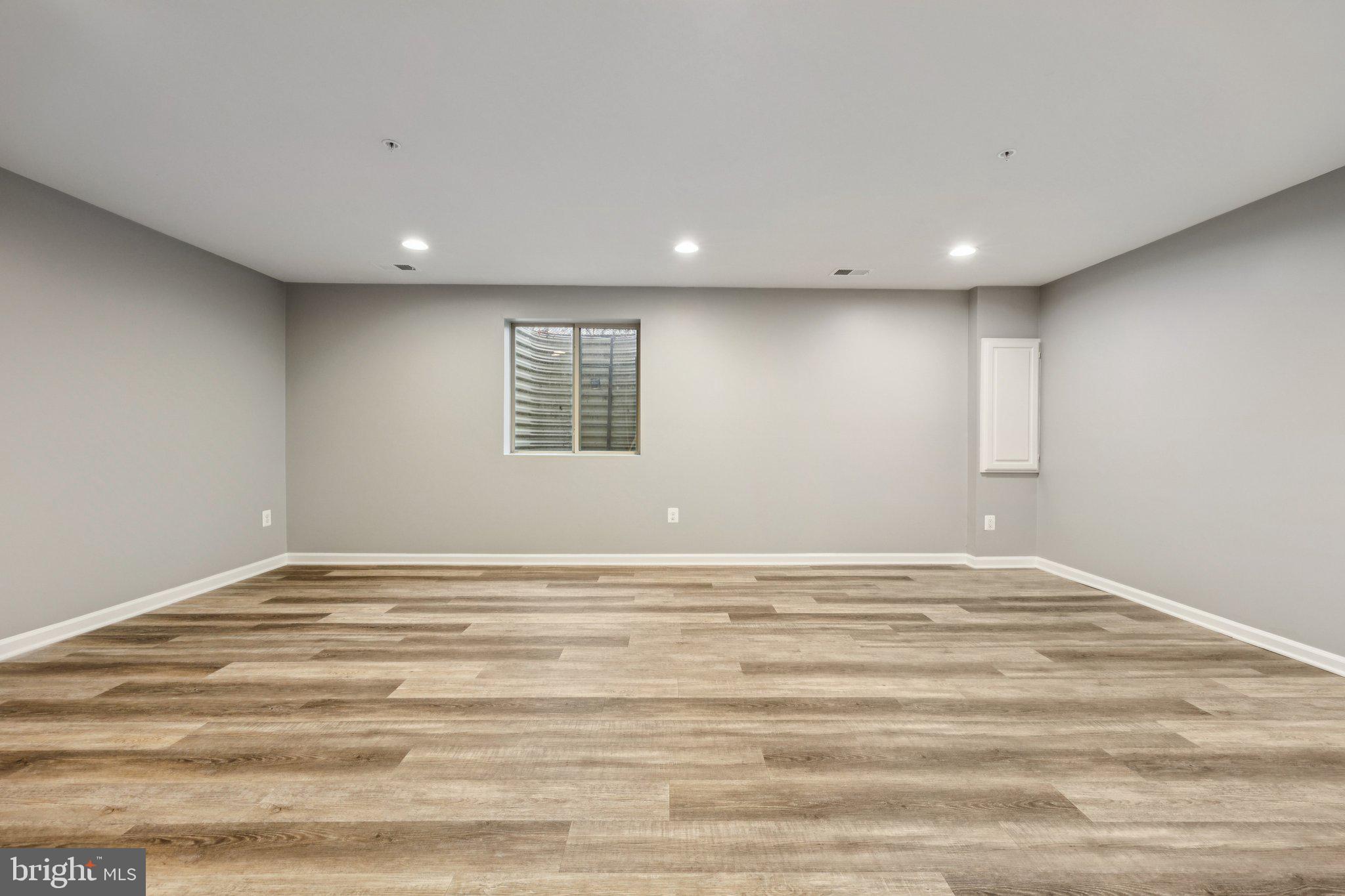 1605 REGENT MANOR COURT