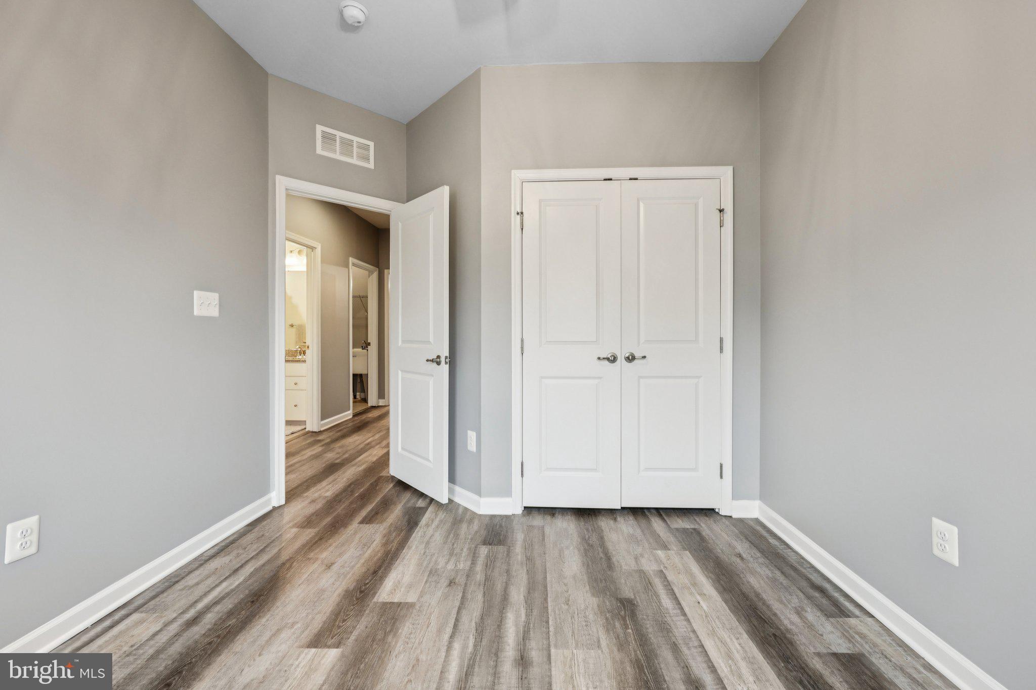 1605 REGENT MANOR COURT