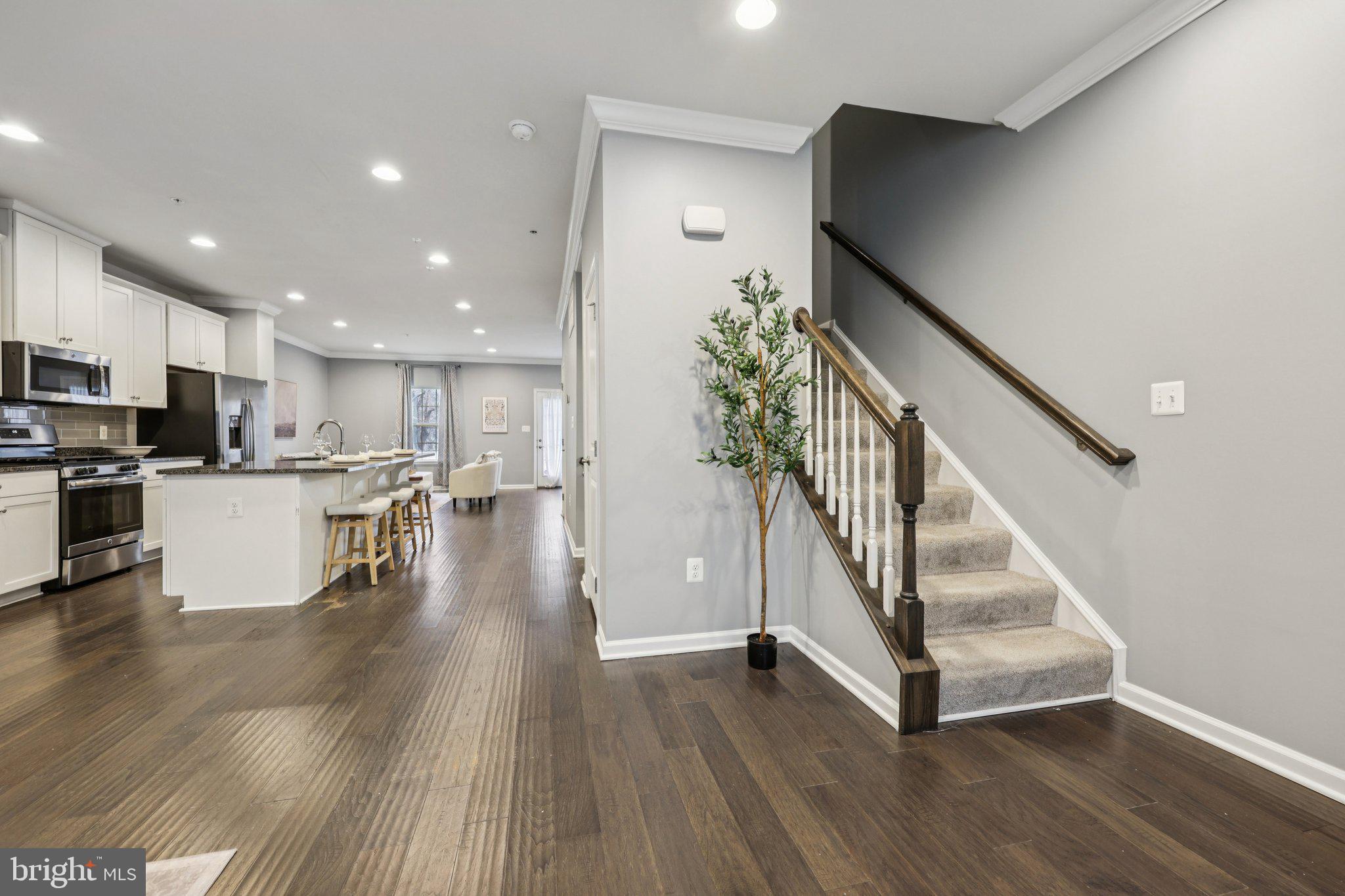 1605 REGENT MANOR COURT