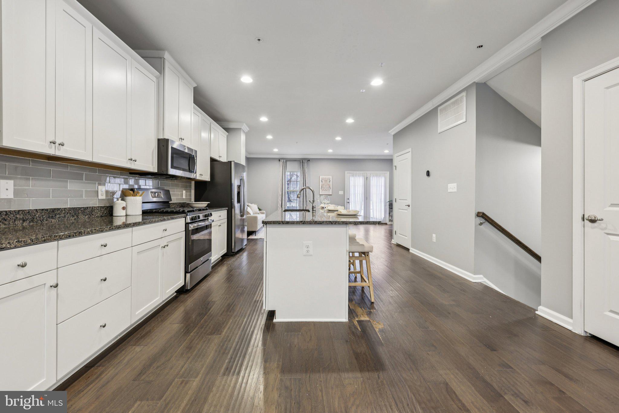 1605 REGENT MANOR COURT