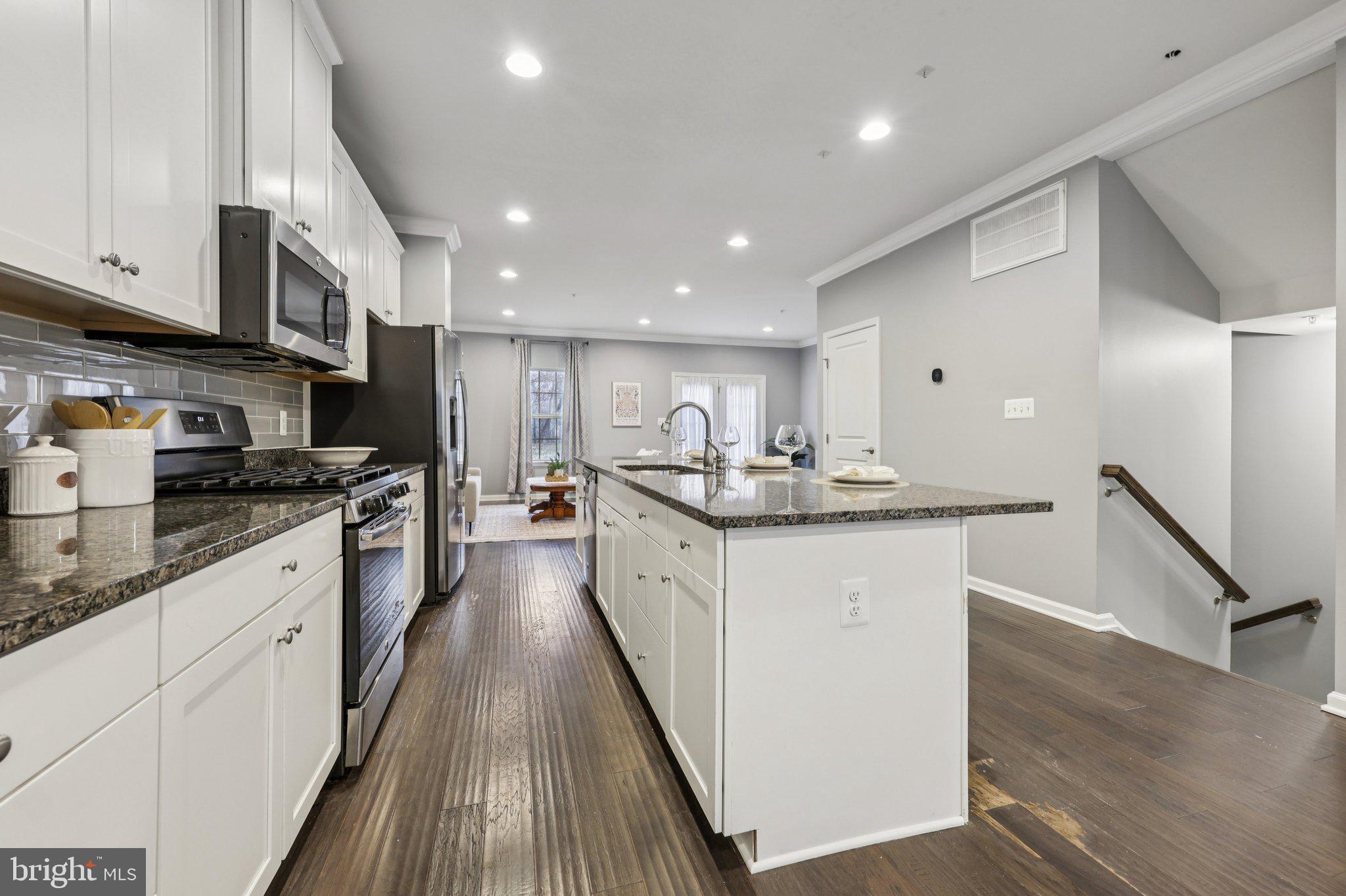 1605 REGENT MANOR COURT