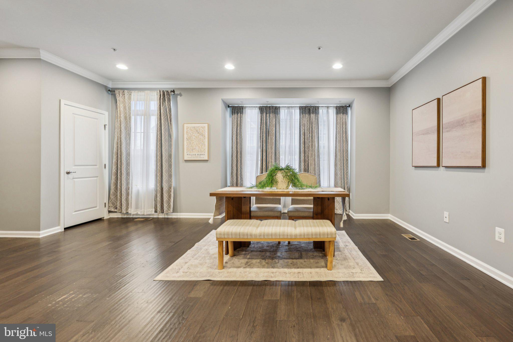 1605 REGENT MANOR COURT