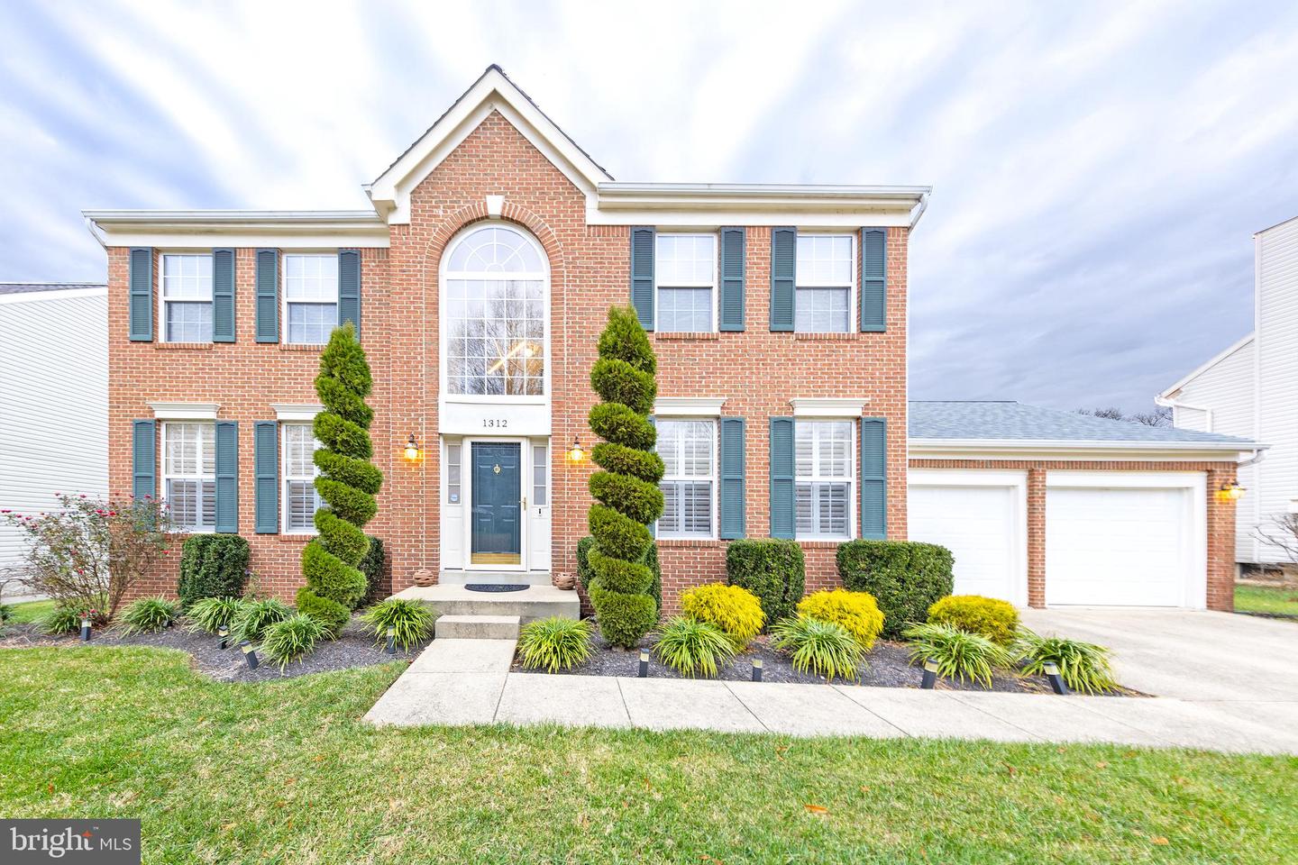 1312 Christopher Ln
