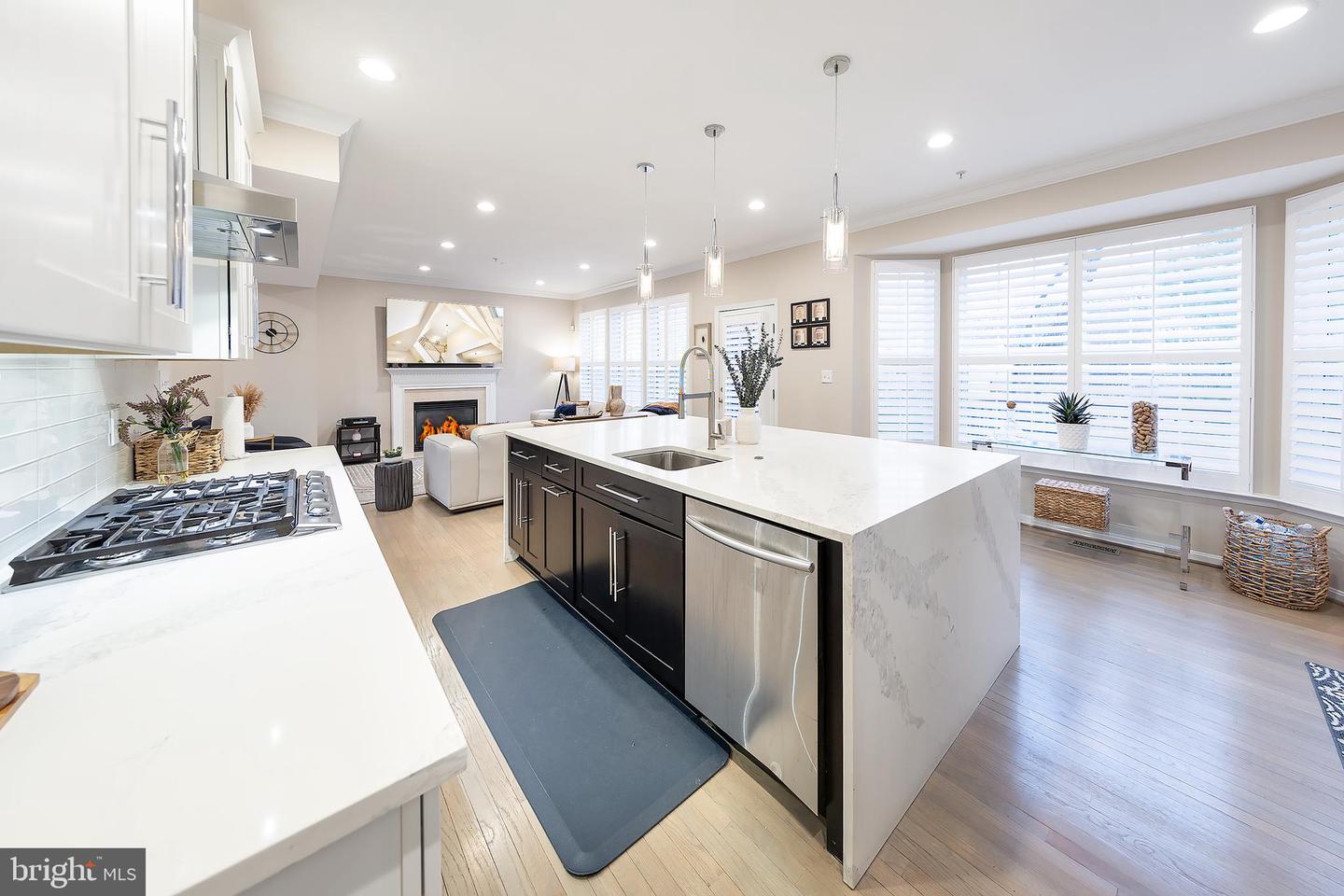 1312 Christopher Ln