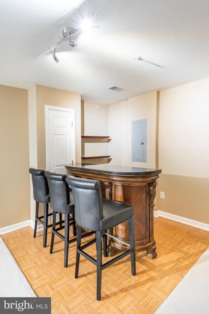 1312 Christopher Ln