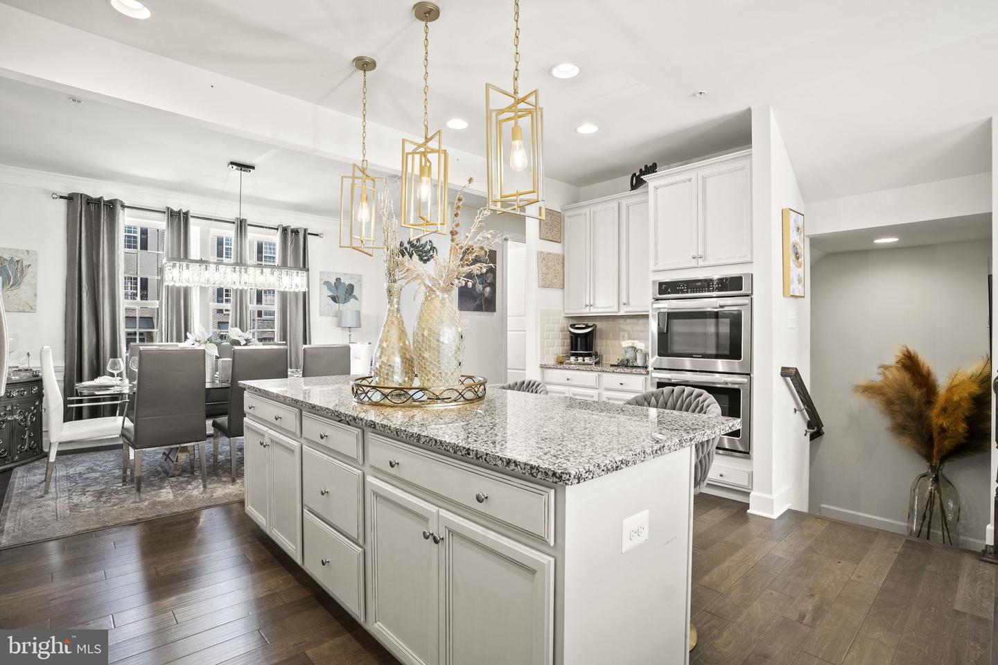 9147 Fox Stream Way