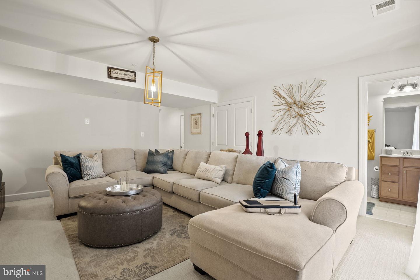 9147 Fox Stream Way