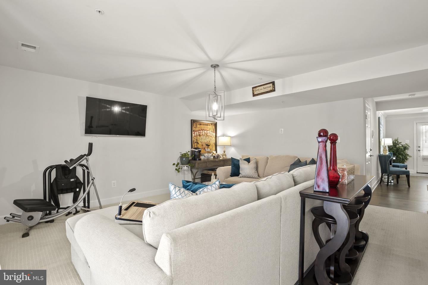 9147 Fox Stream Way