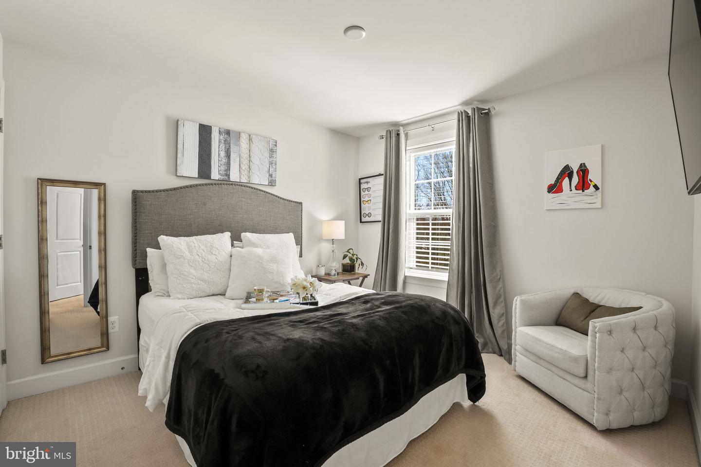 9147 Fox Stream Way