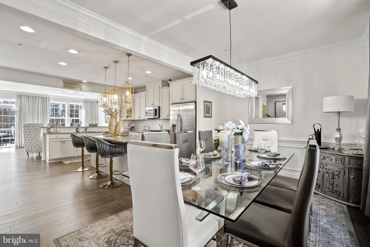 9147 Fox Stream Way