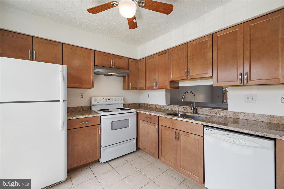 2445 E. Rosecroft Village Circle