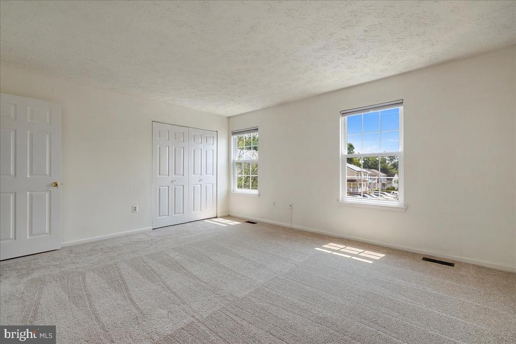 2445 E. Rosecroft Village Circle