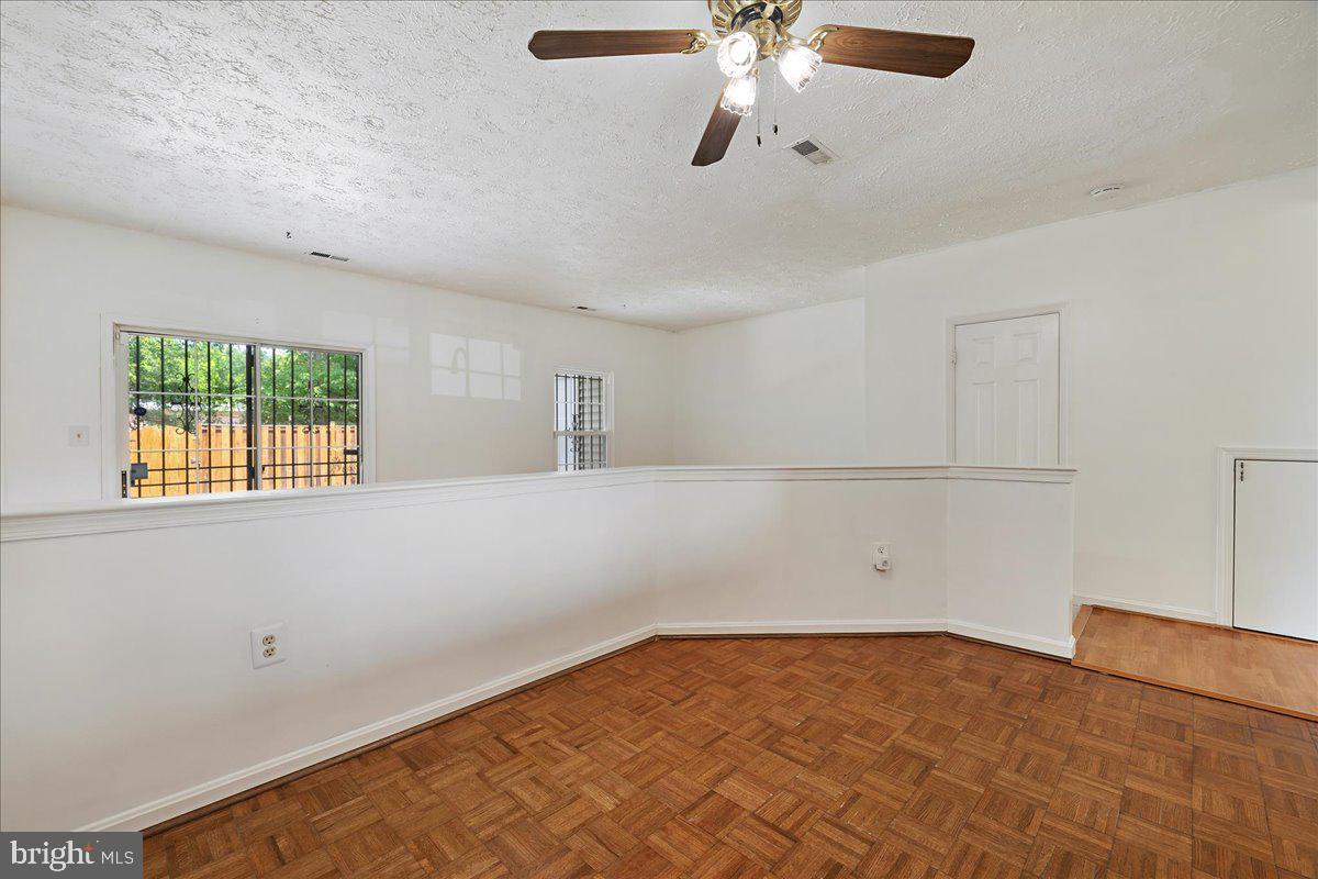 2445 E. Rosecroft Village Circle