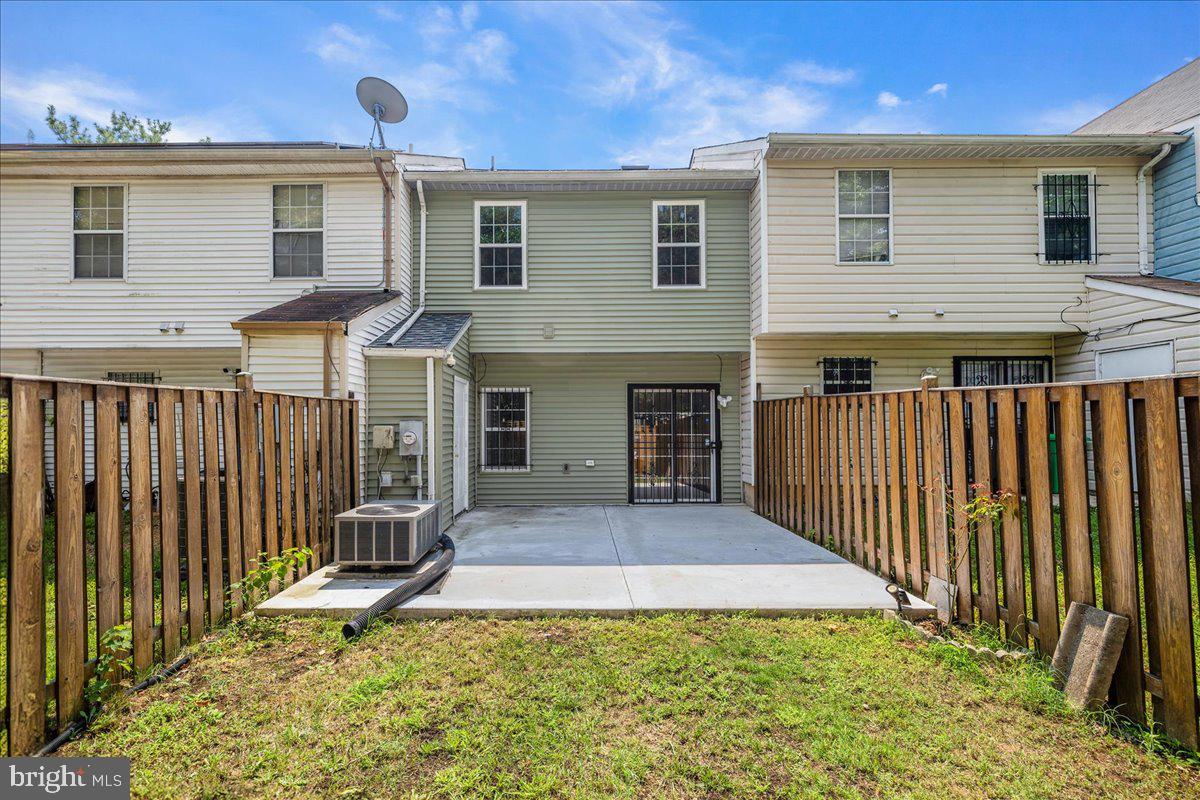 2445 E. Rosecroft Village Circle