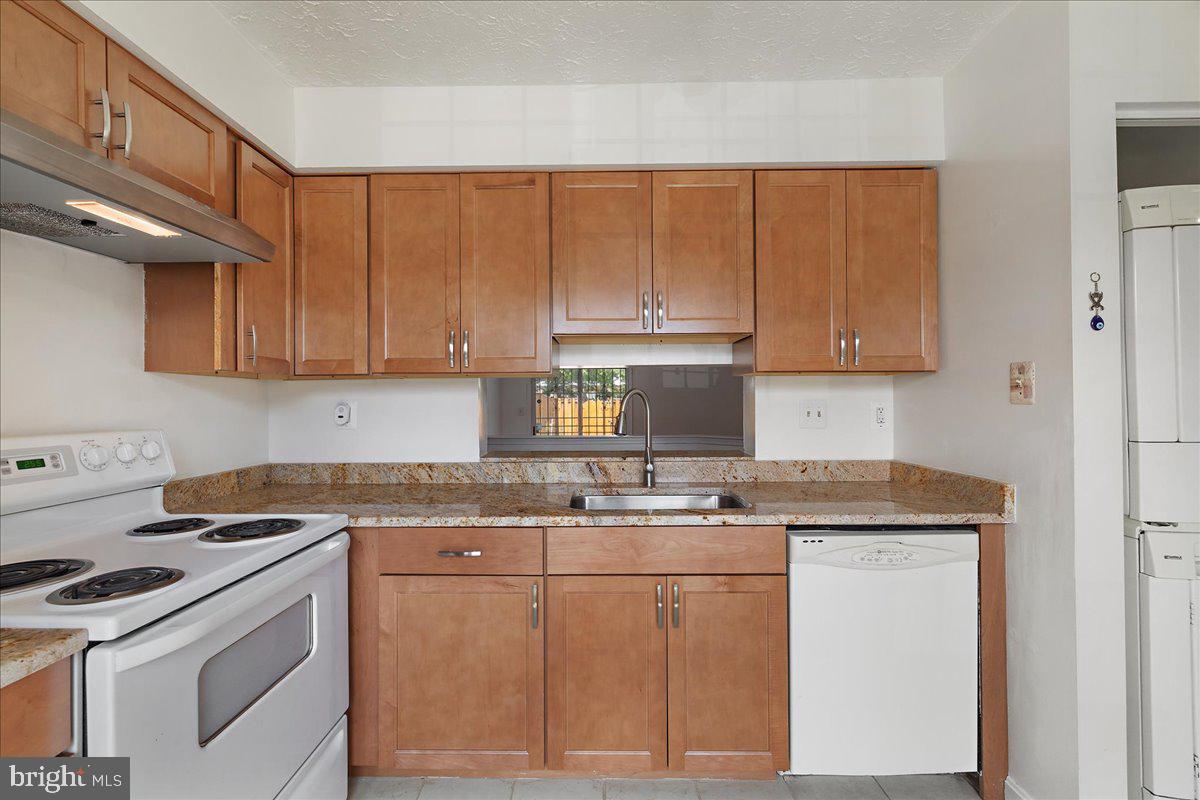 2445 E. Rosecroft Village Circle