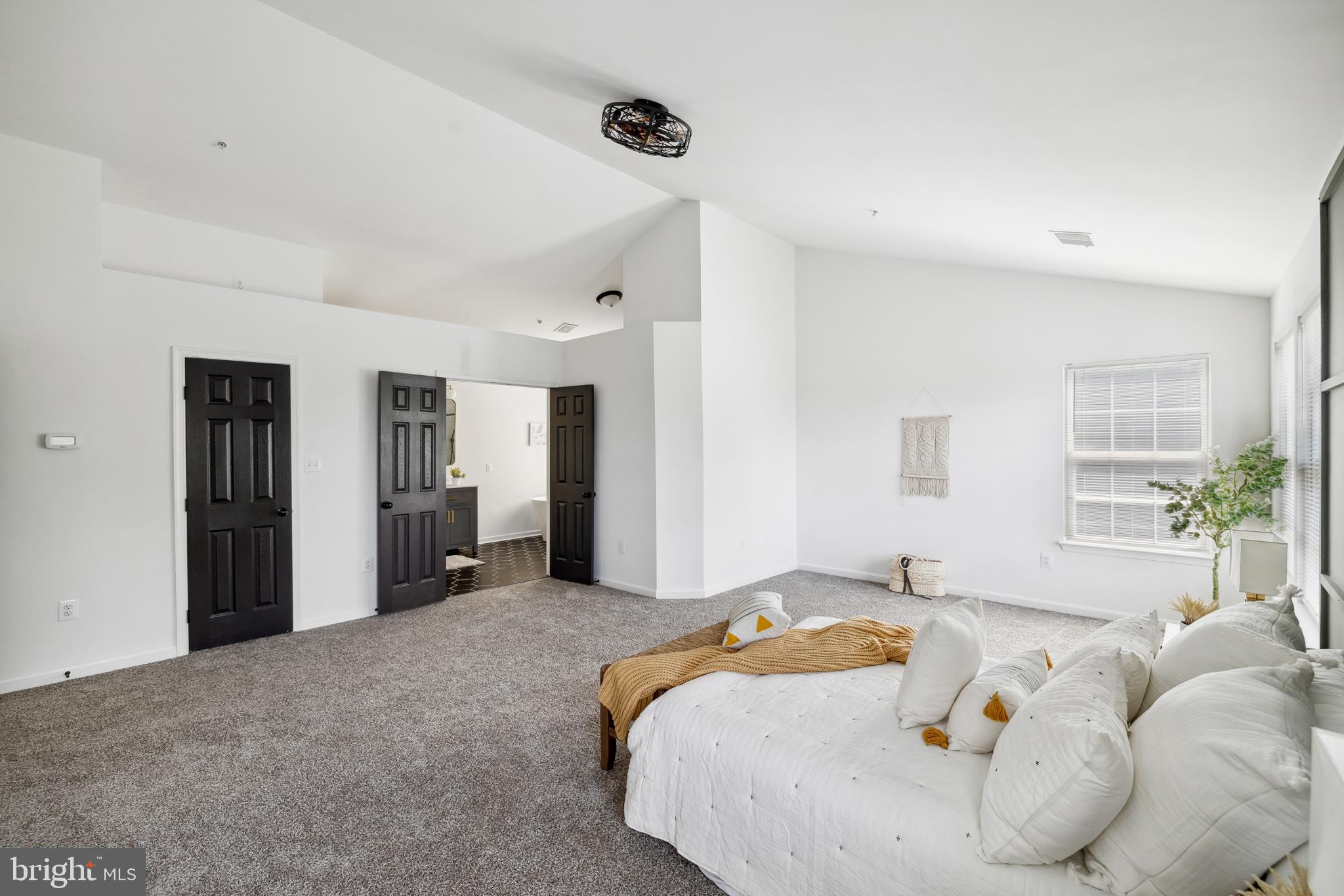 11703 Old Lantern Ct