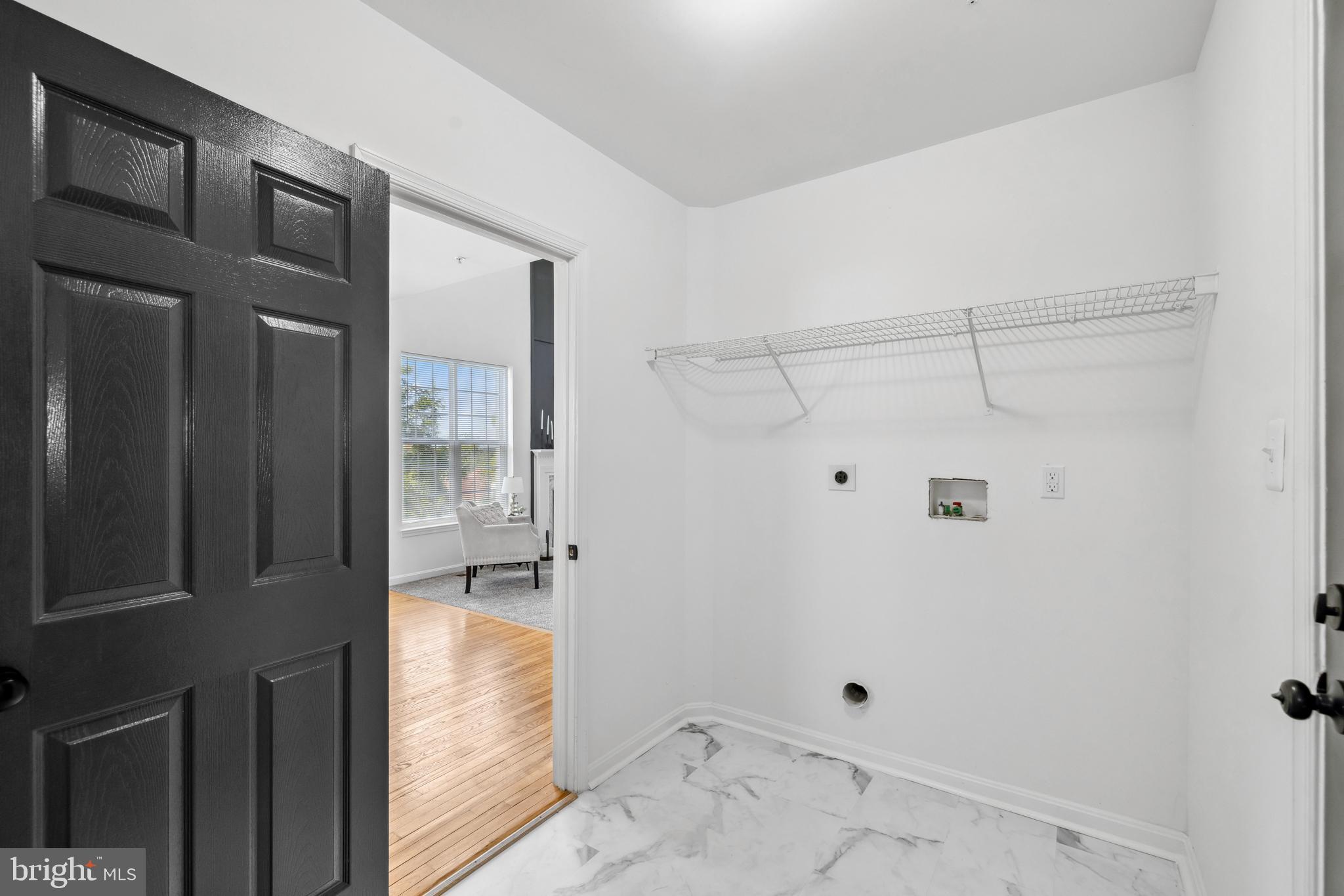 11703 Old Lantern Ct