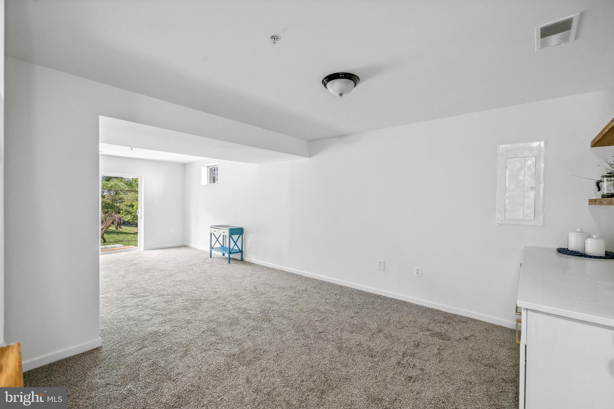 11703 Old Lantern Ct