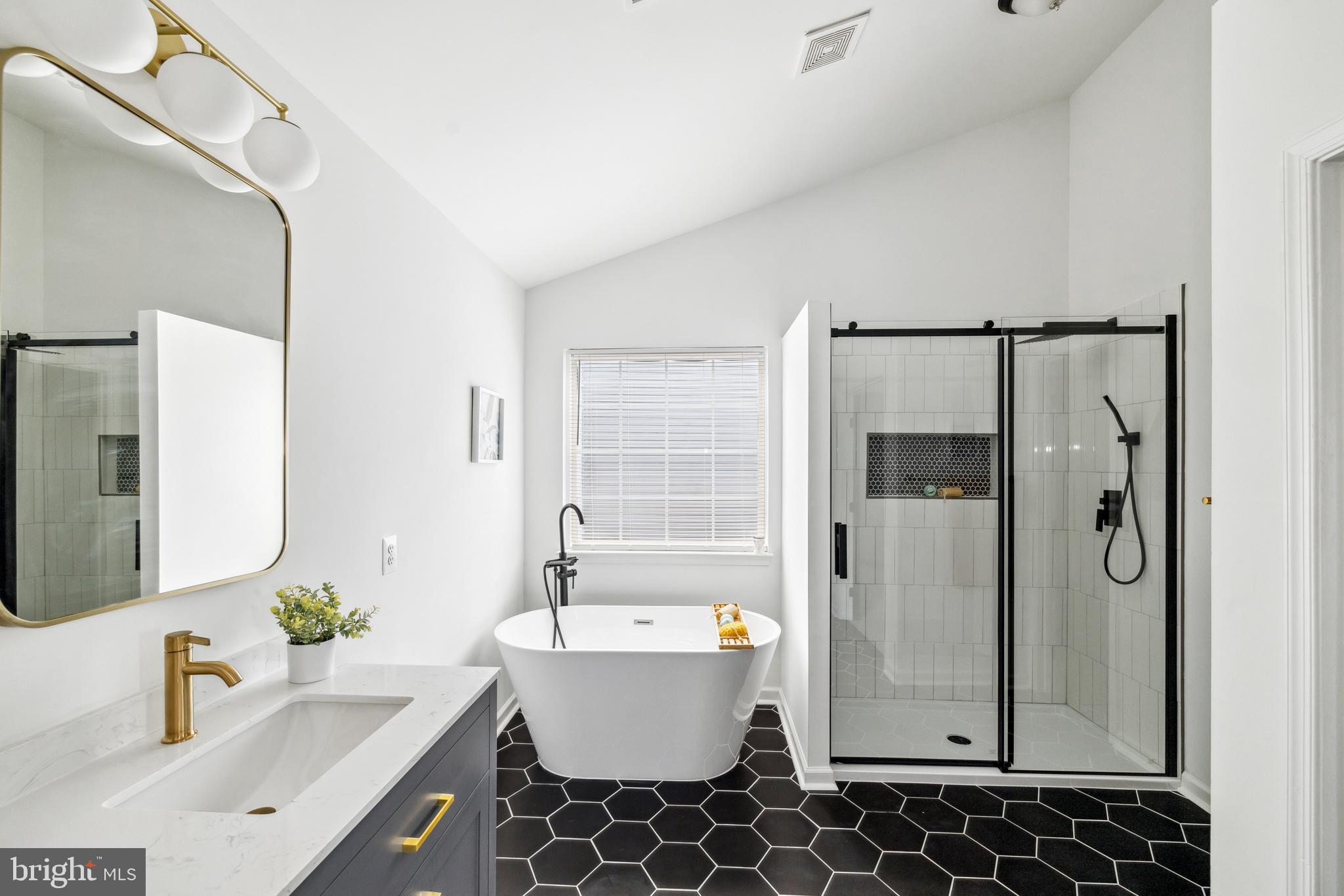 11703 Old Lantern Ct