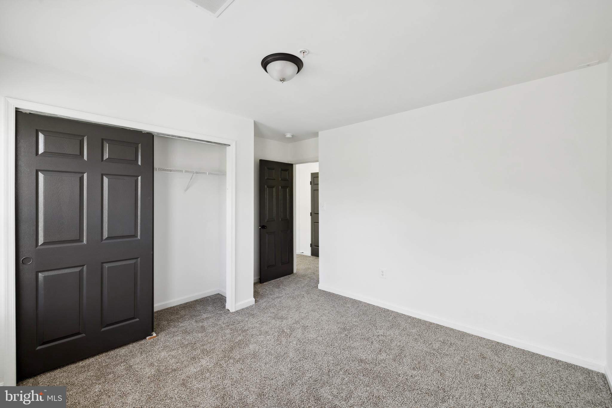 11703 Old Lantern Ct