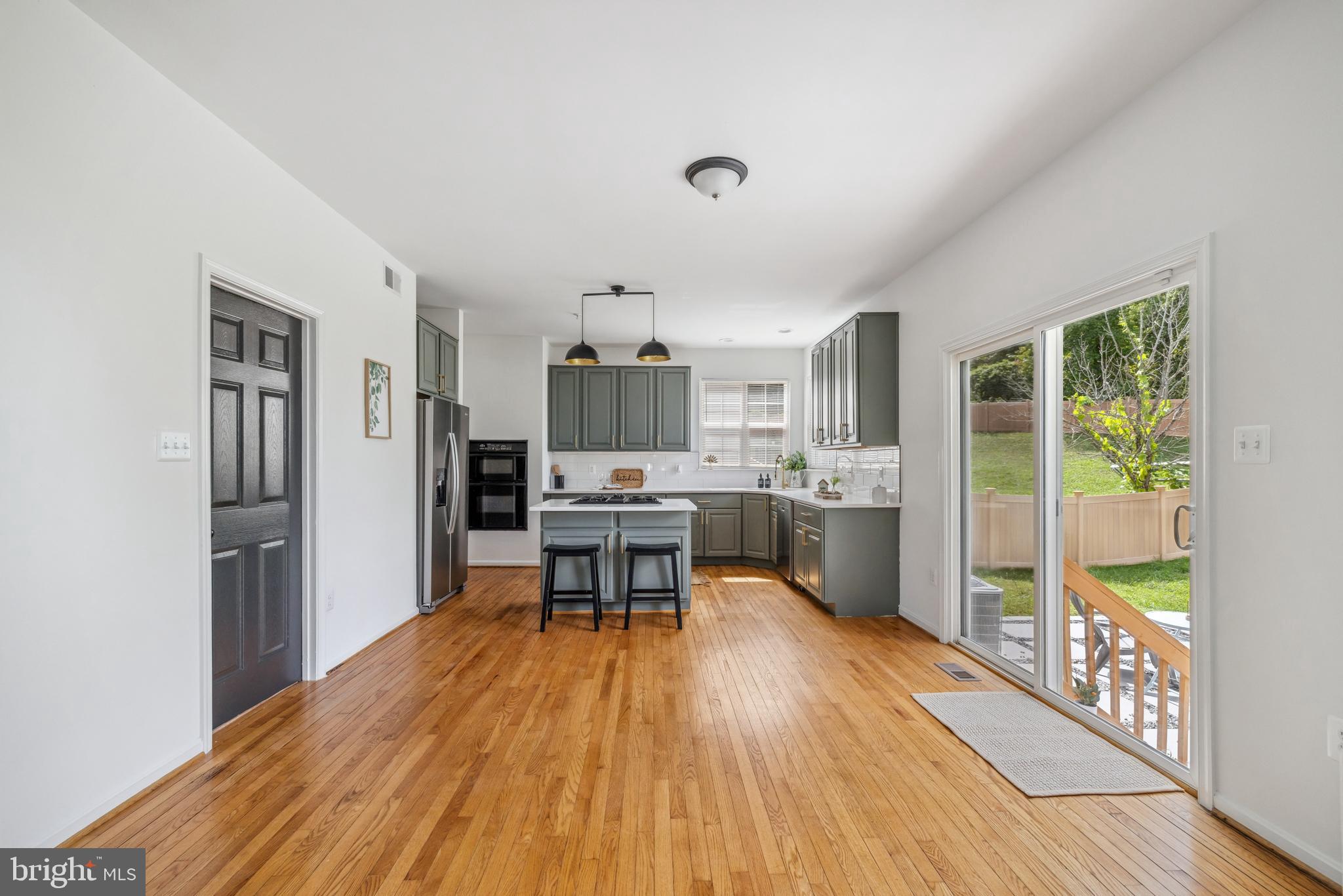 11703 Old Lantern Ct