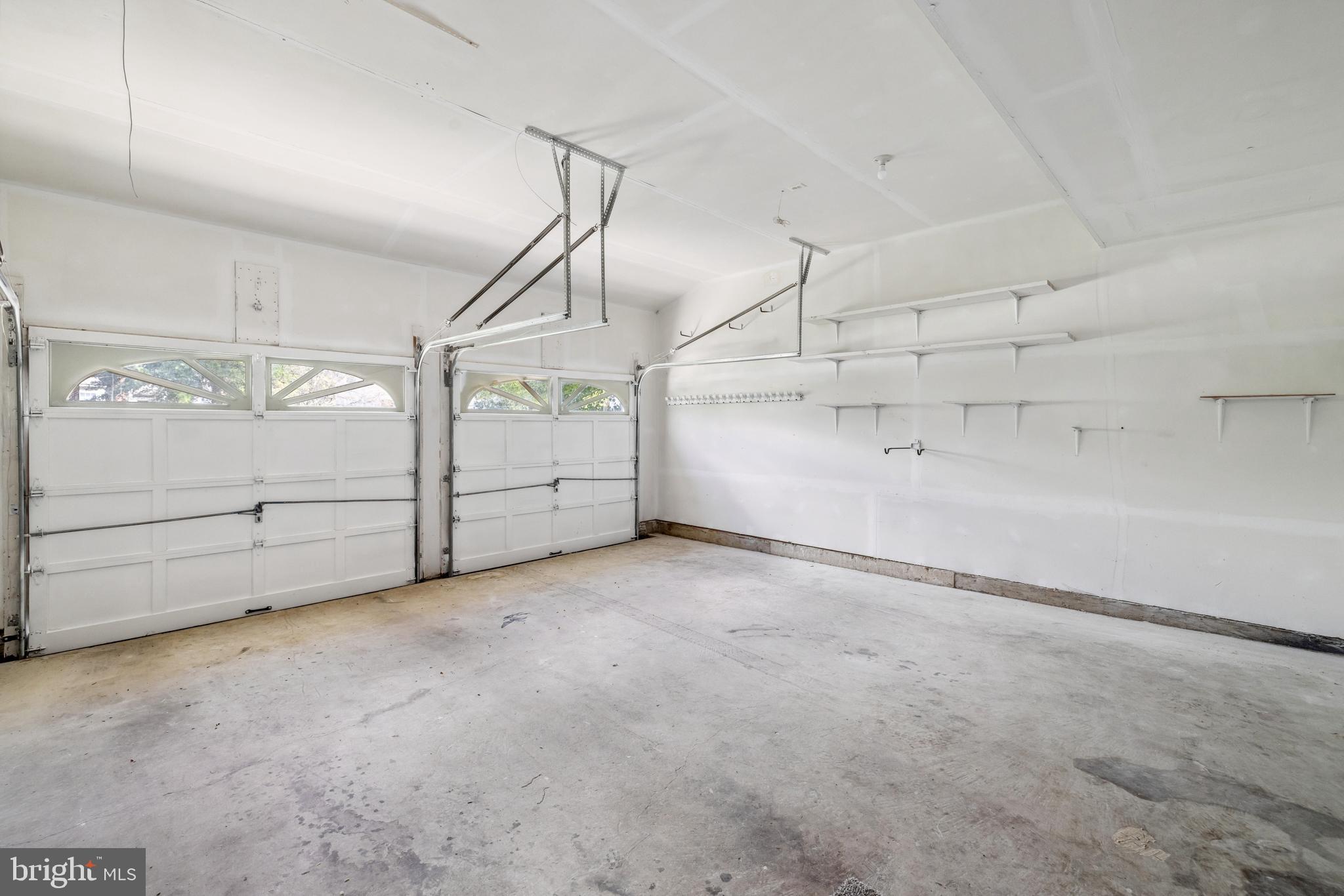 11703 Old Lantern Ct