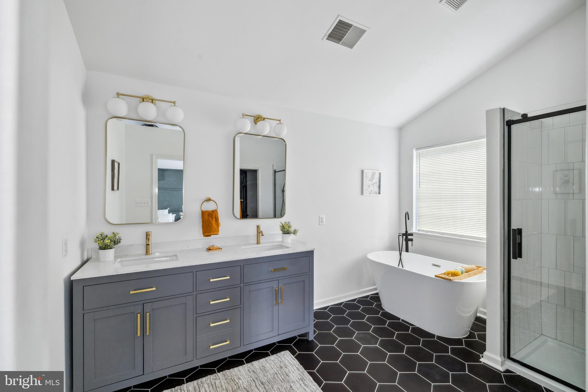 11703 Old Lantern Ct