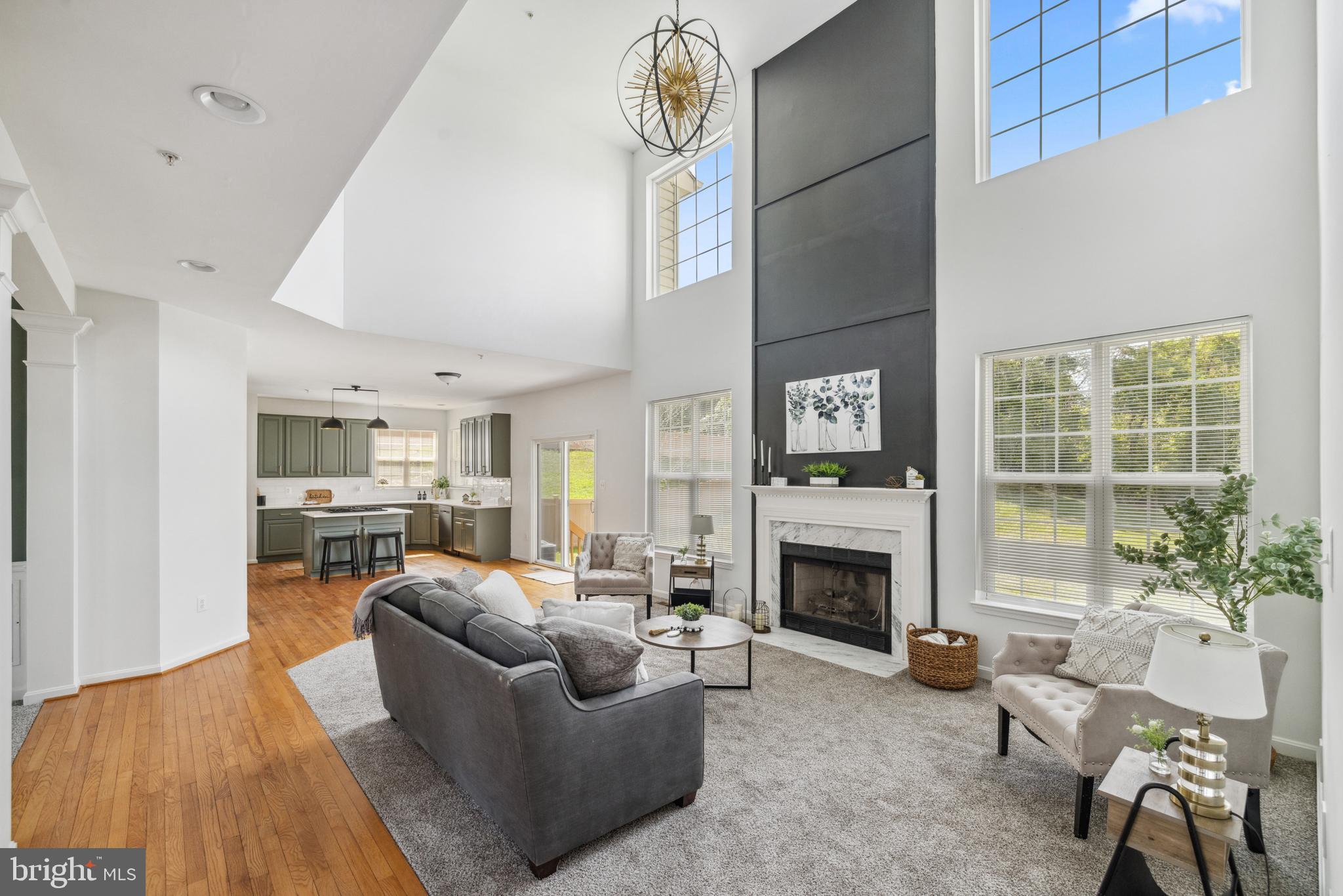 11703 Old Lantern Ct