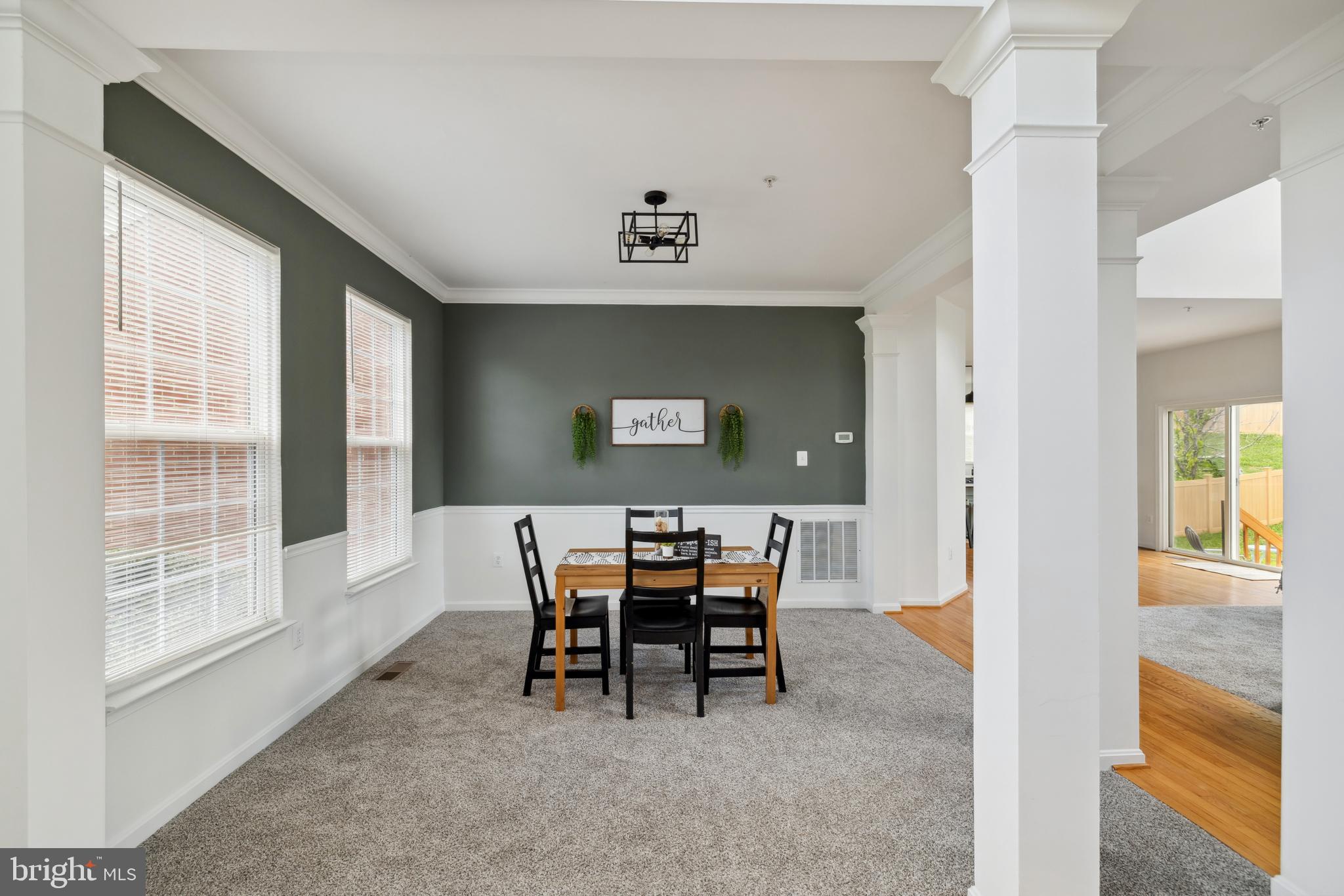 11703 Old Lantern Ct