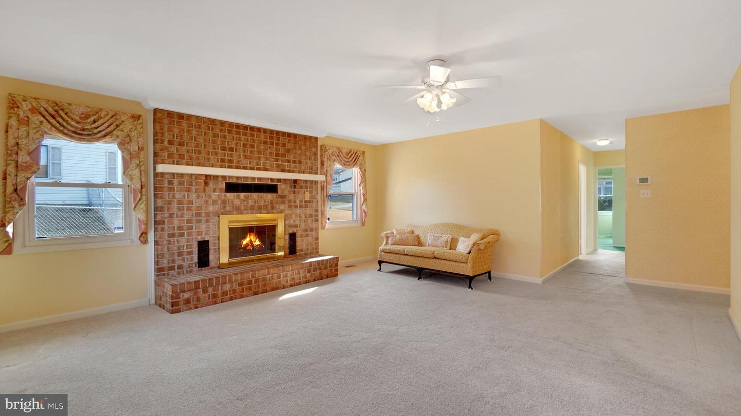 15714 Presswick Ln