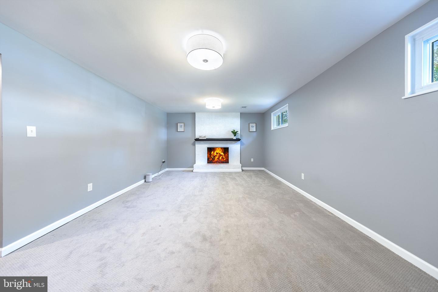 704 Kings Ln