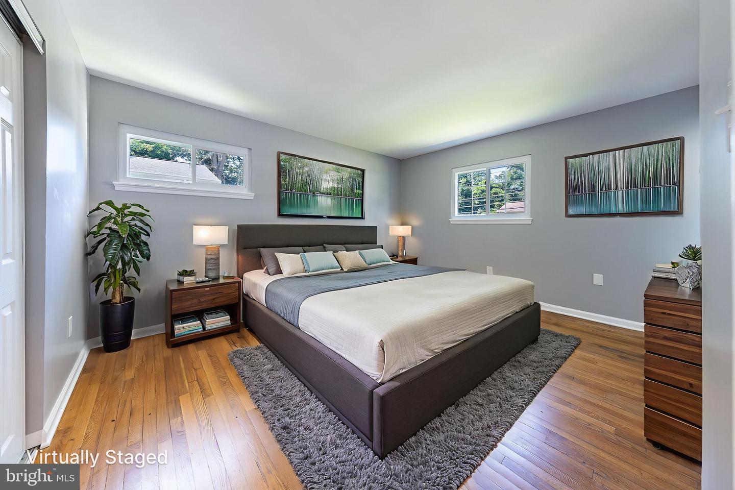 704 Kings Ln