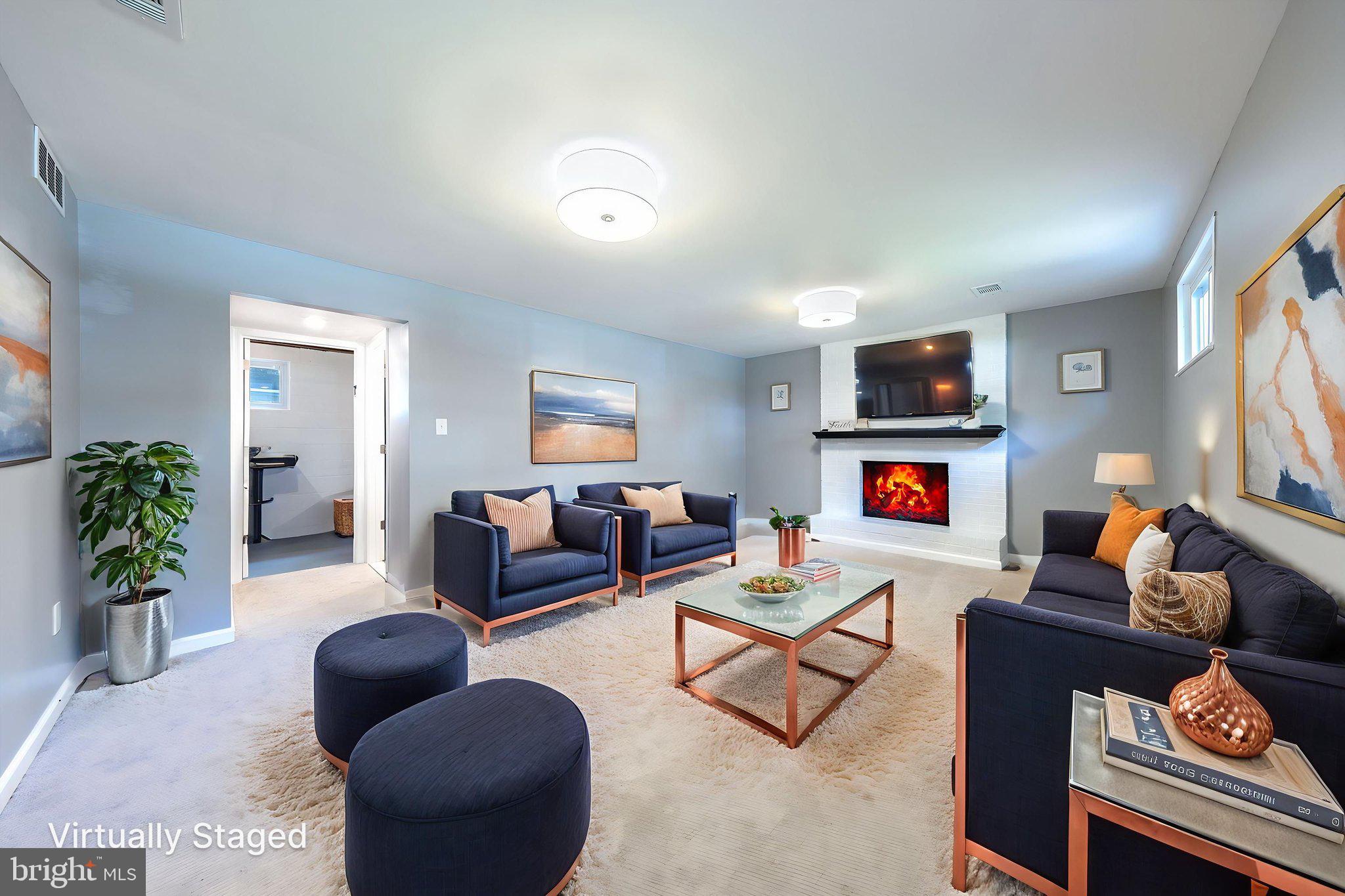 704 Kings Ln