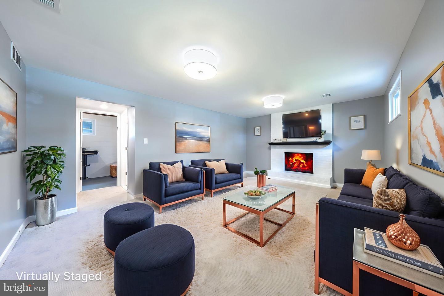 704 Kings Ln