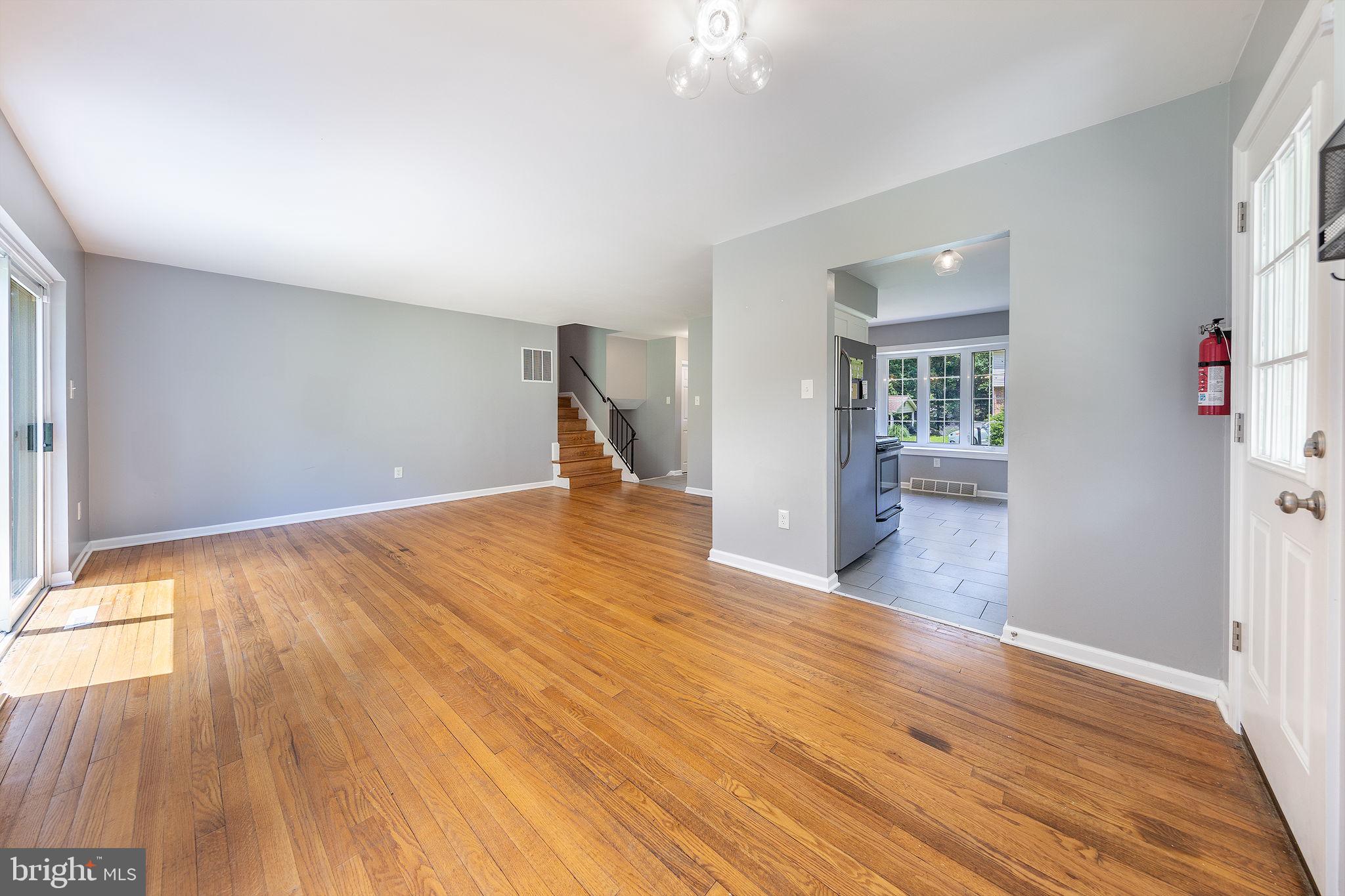 704 KINGS LANE