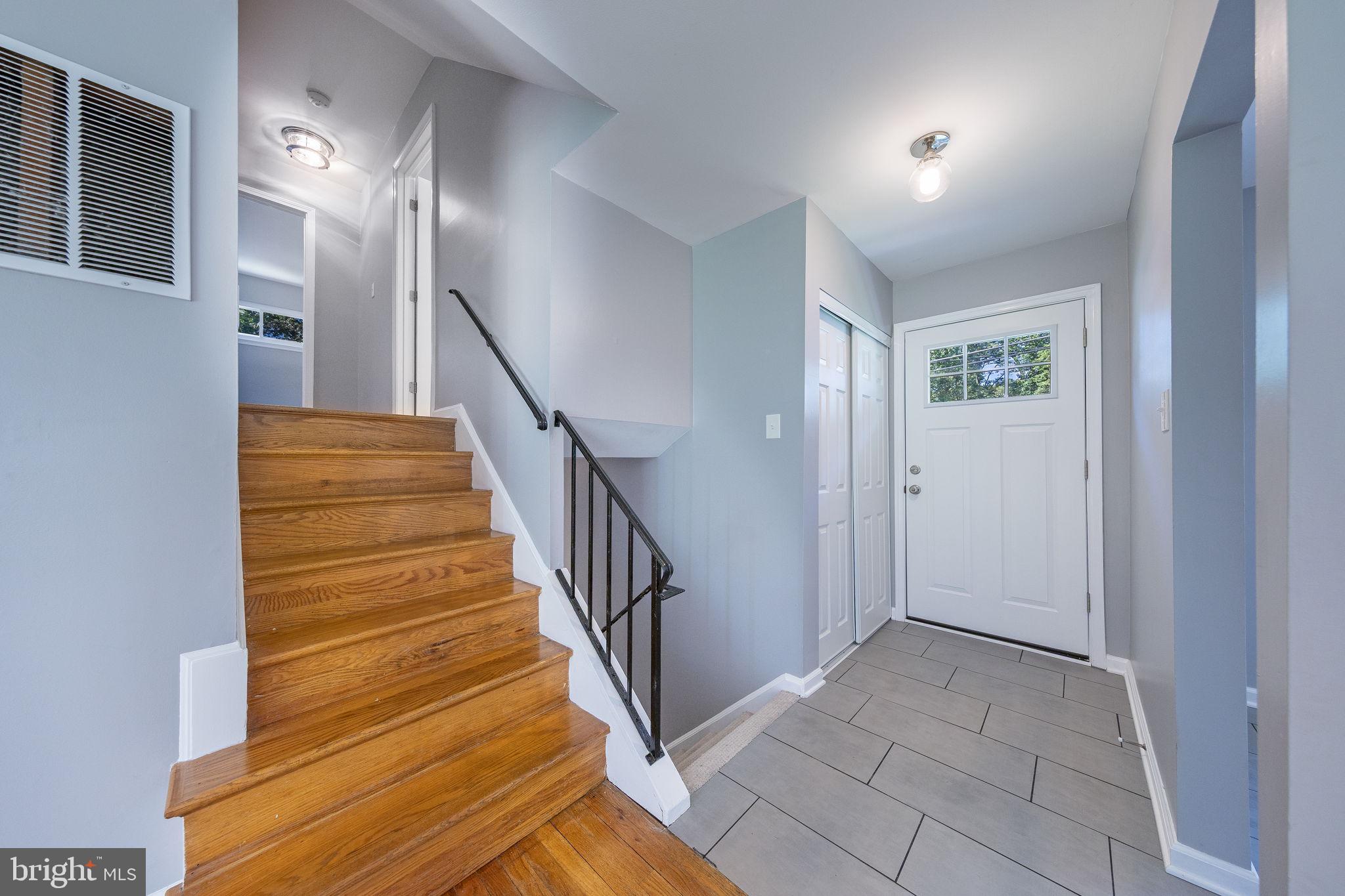 704 KINGS LANE