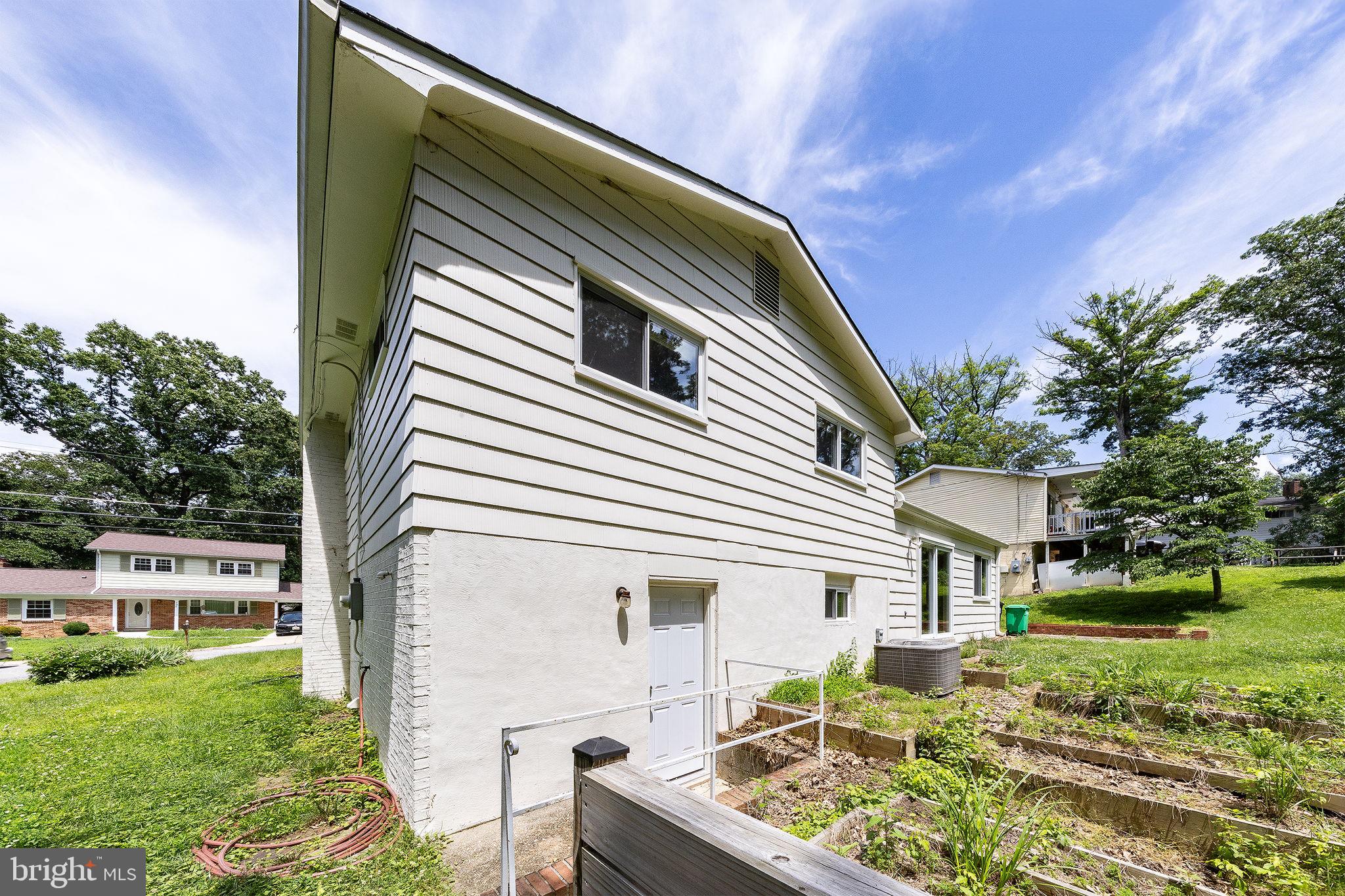 704 KINGS LANE