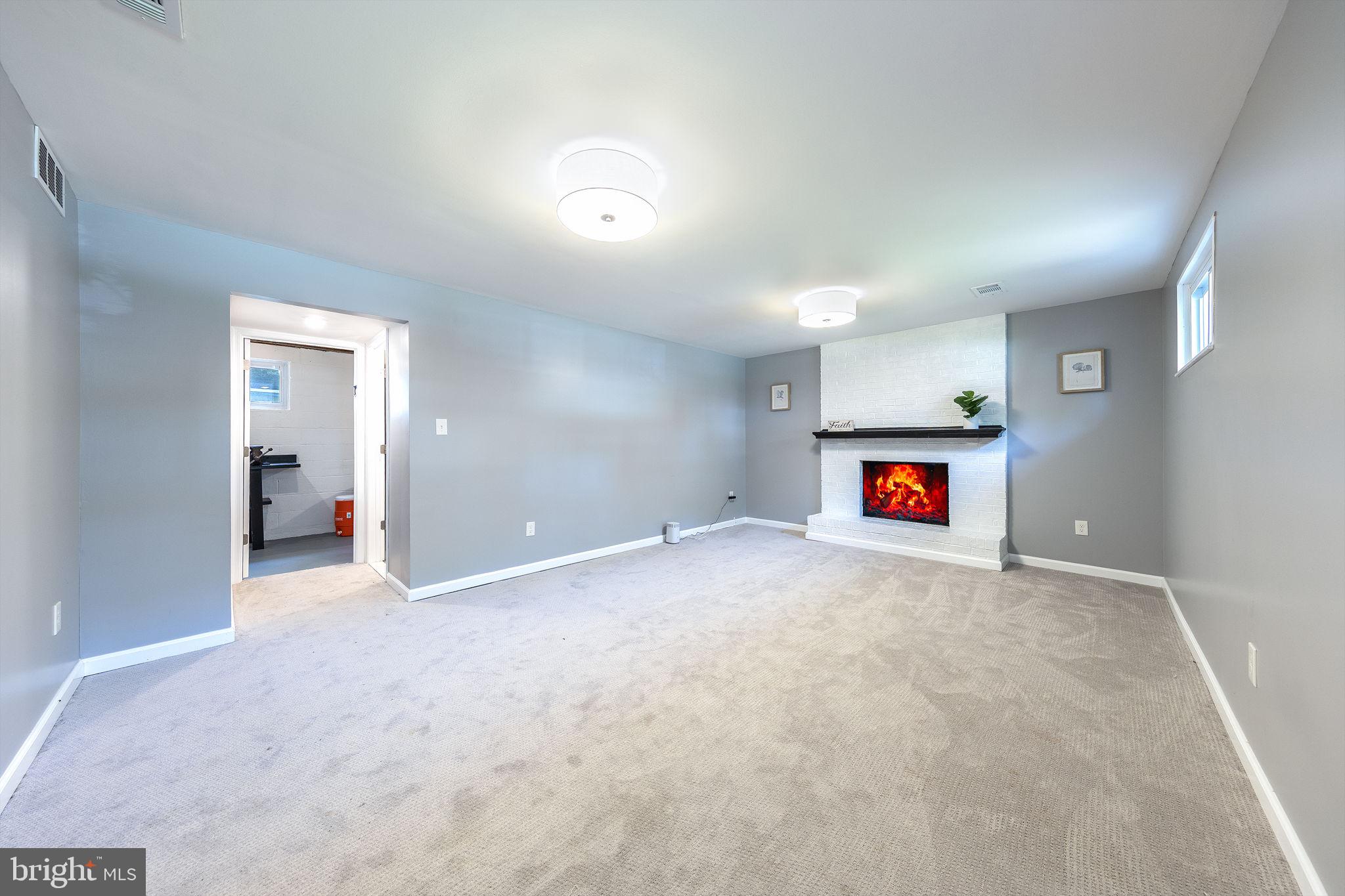 704 KINGS LANE