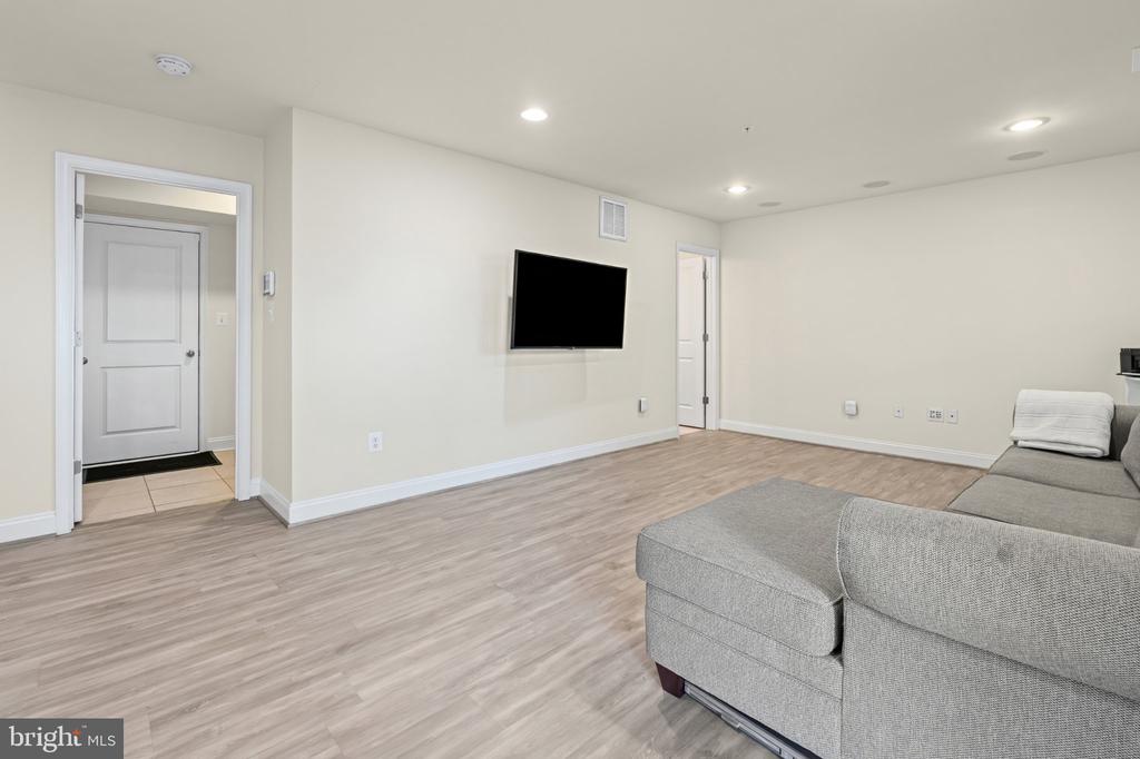 15618 BURFORD LANE