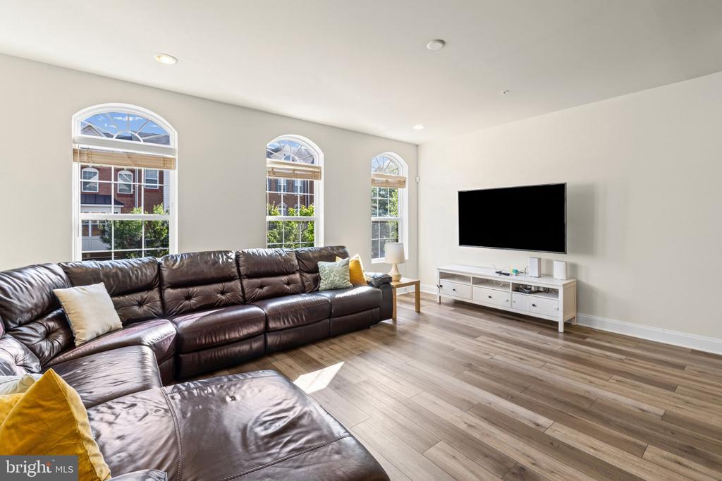 15618 BURFORD LANE