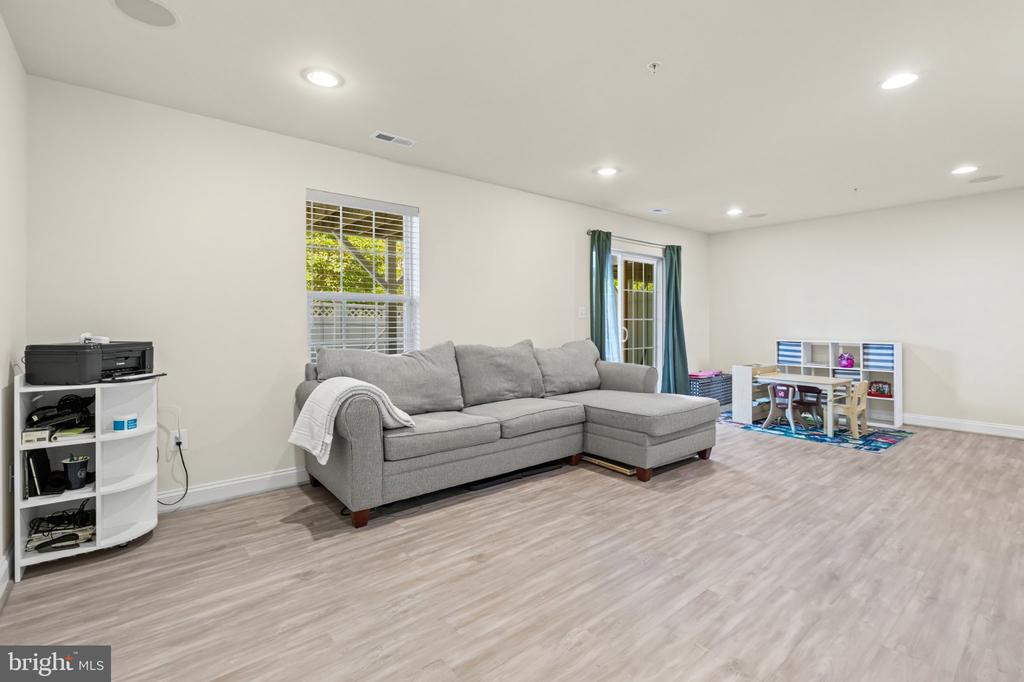 15618 BURFORD LANE