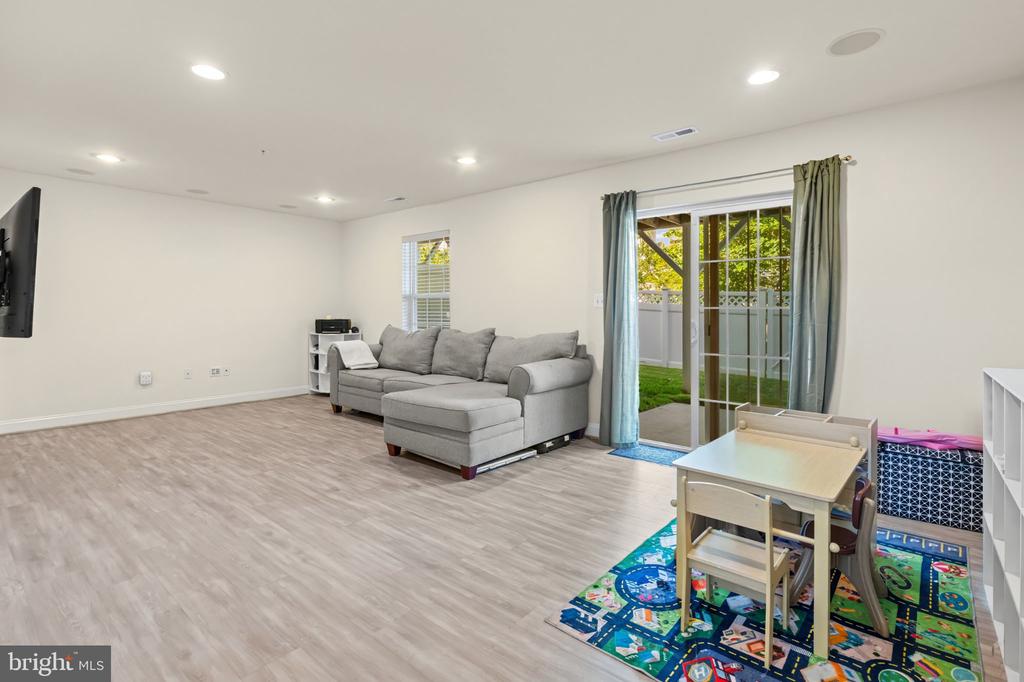 15618 BURFORD LANE