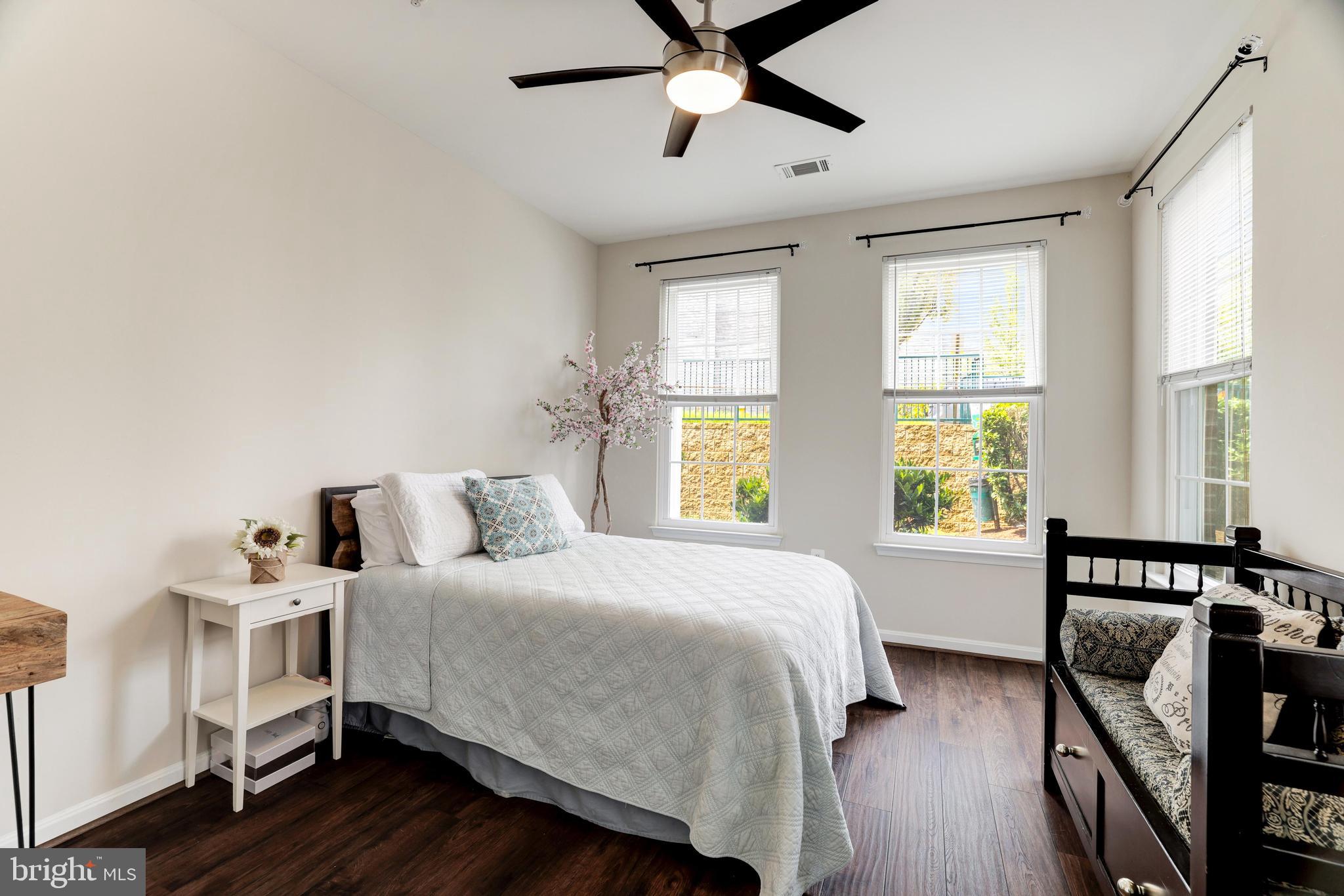 2465 Army Navy Dr #1-111