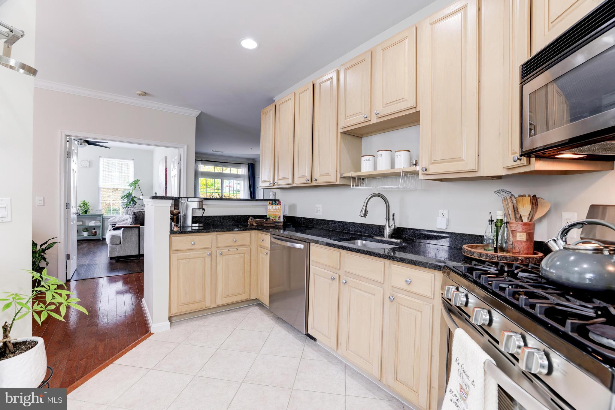 2465 Army Navy Dr #1-111