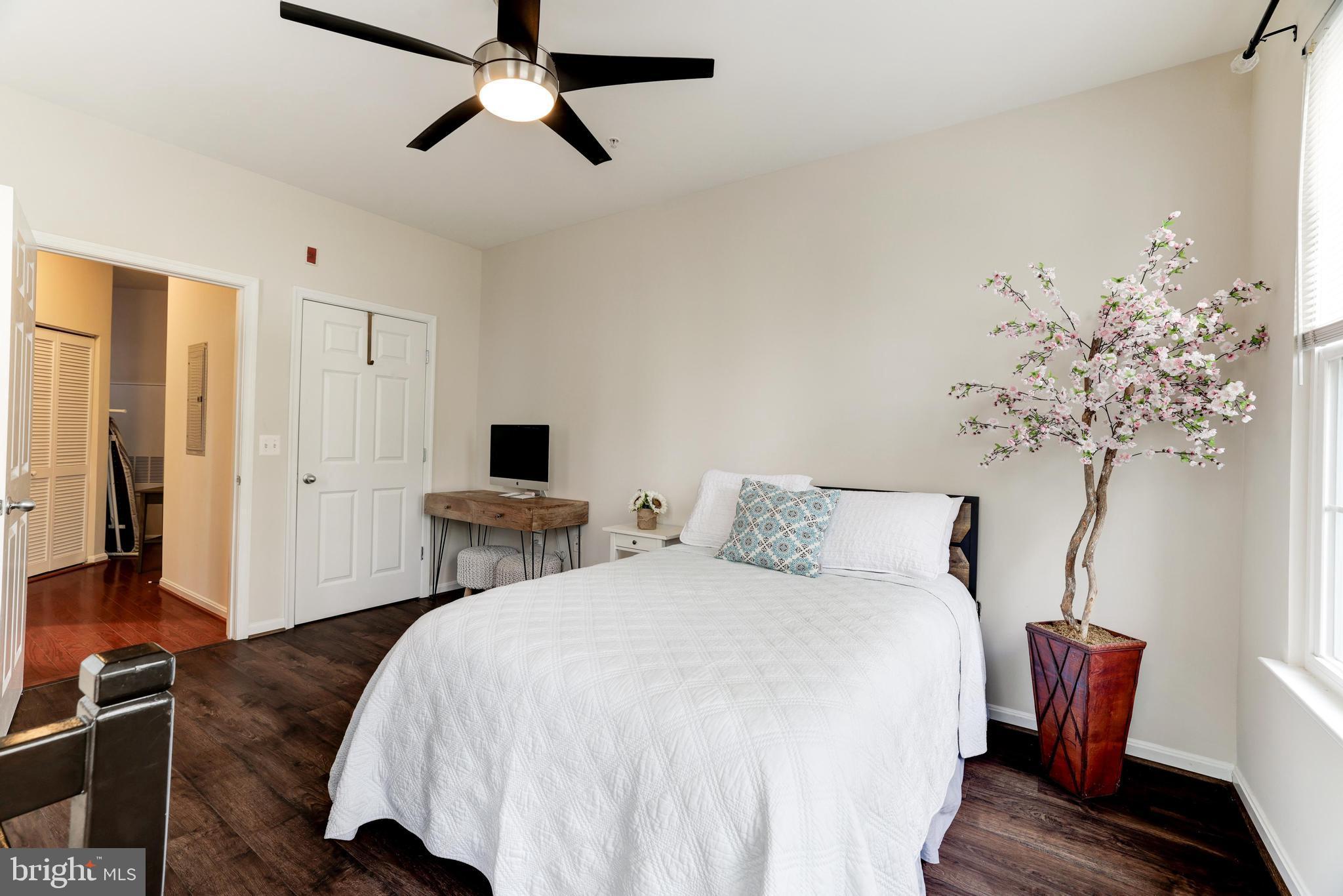 2465 Army Navy Dr #1-111