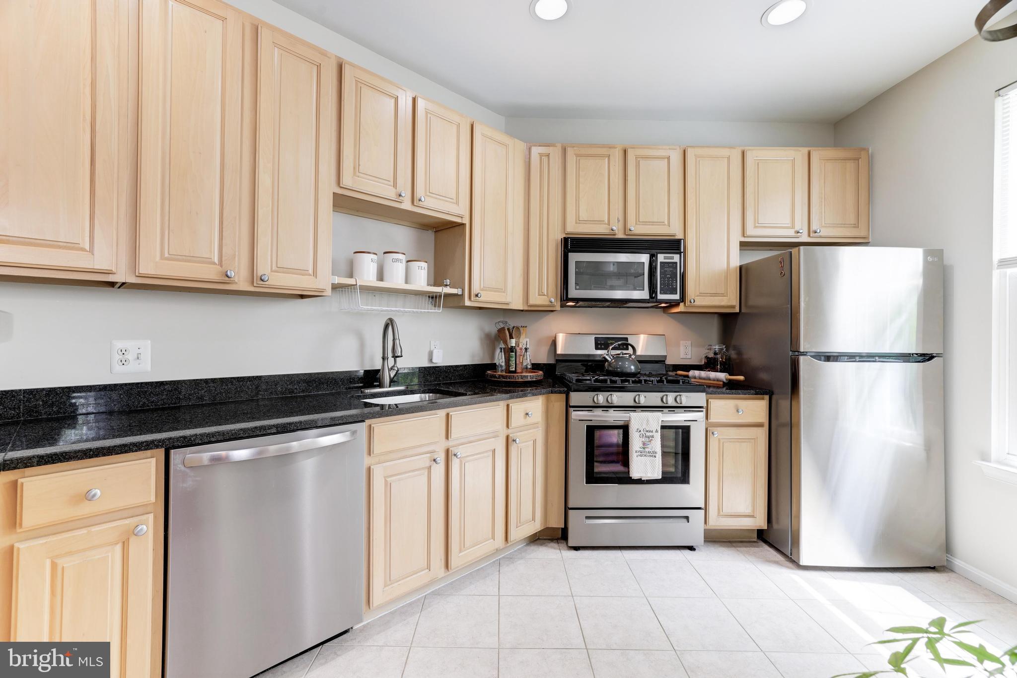 2465 Army Navy Dr #1-111