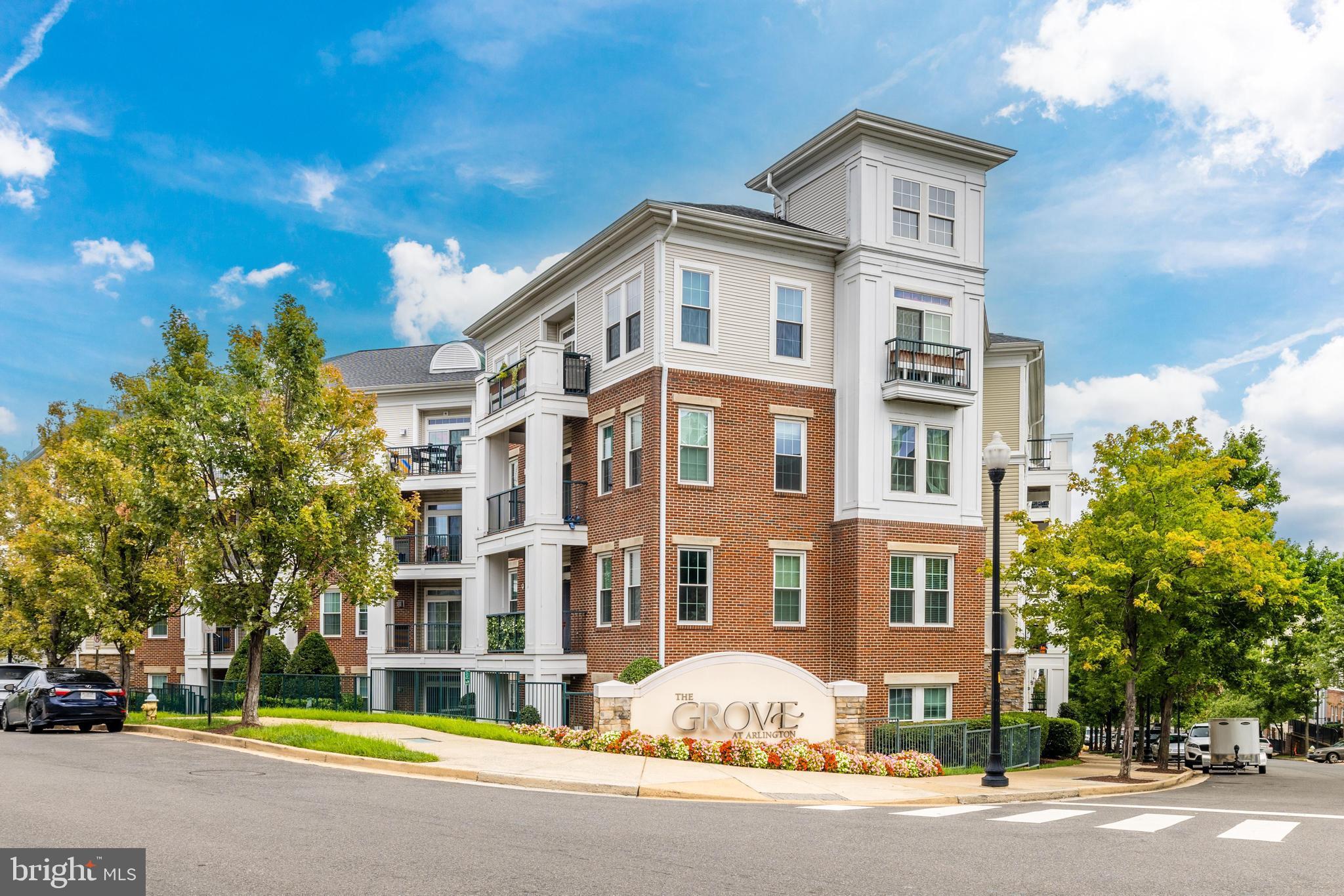 2465 Army Navy Dr #1-111