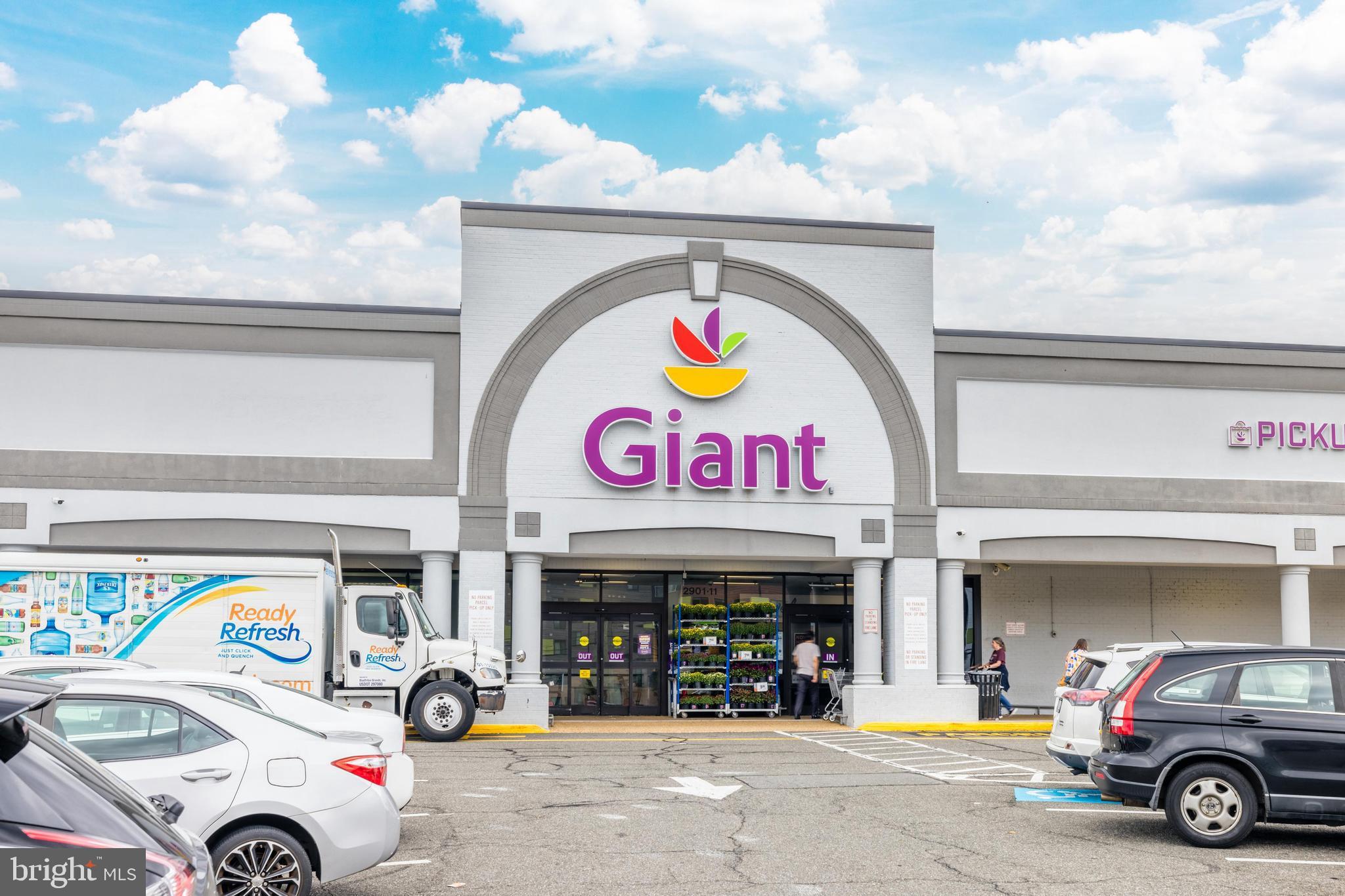 2465 Army Navy Dr #1-111