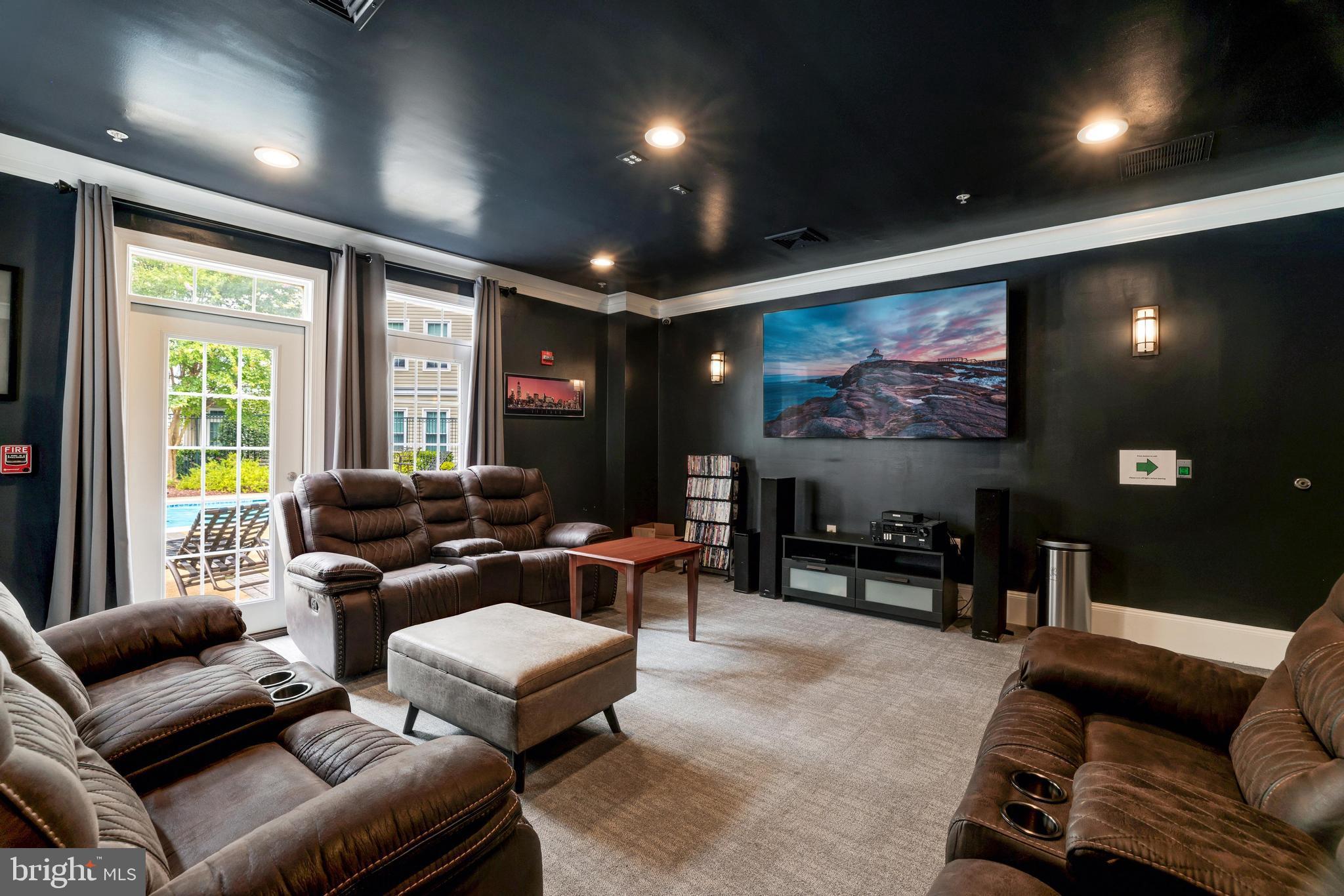 2465 Army Navy Dr #1-111